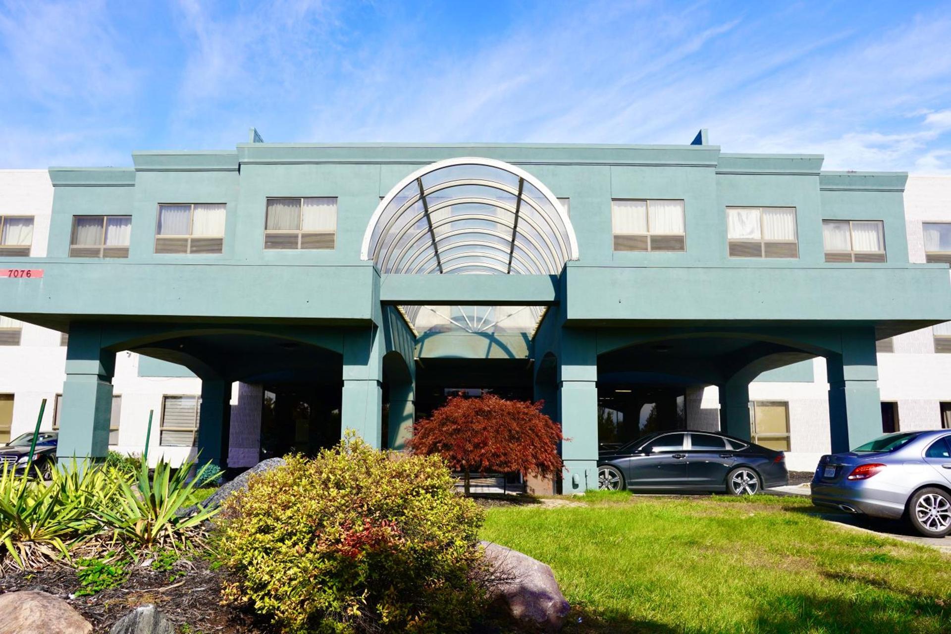 American Inn & Suites photo 1