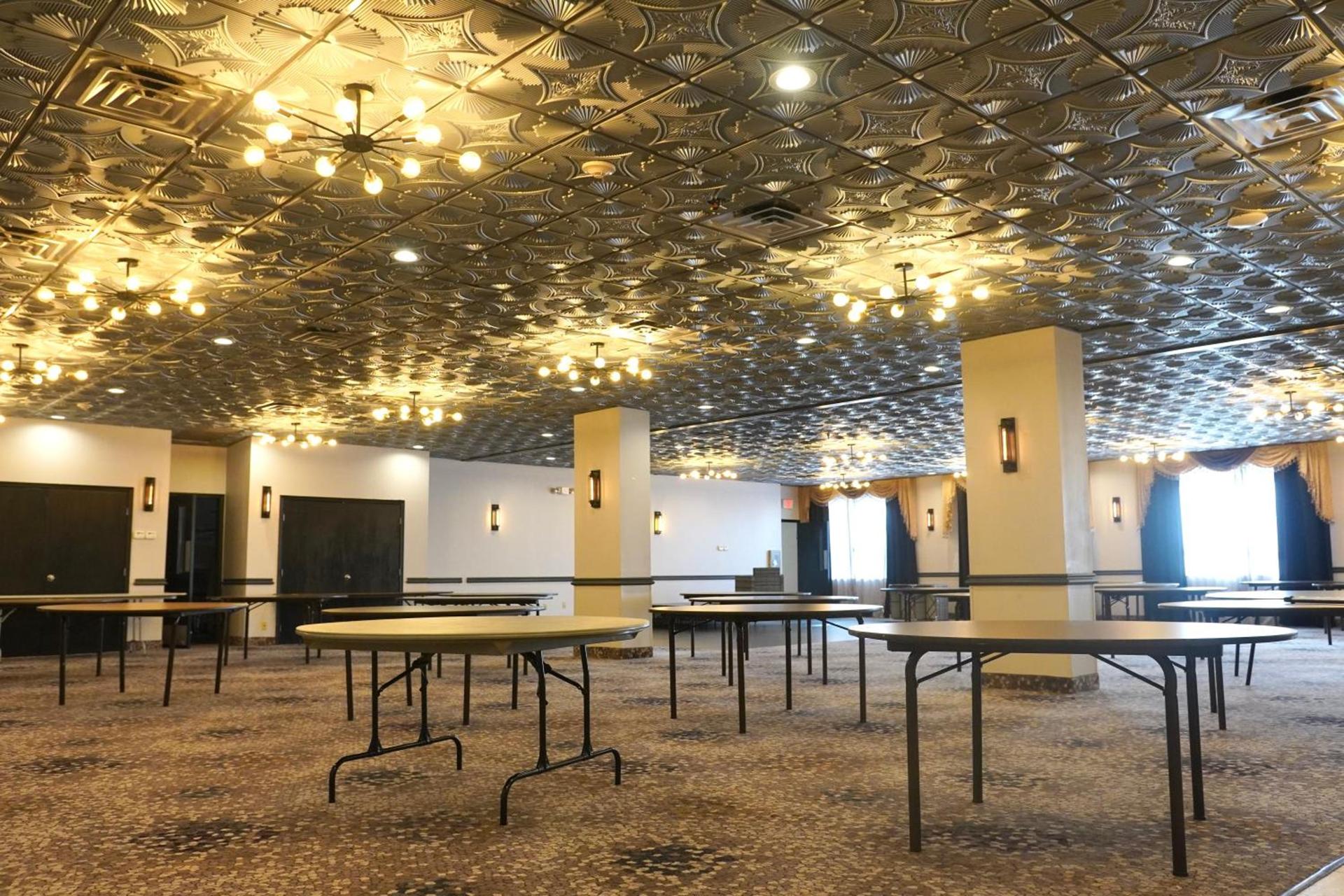 American Inn & Suites photo 56