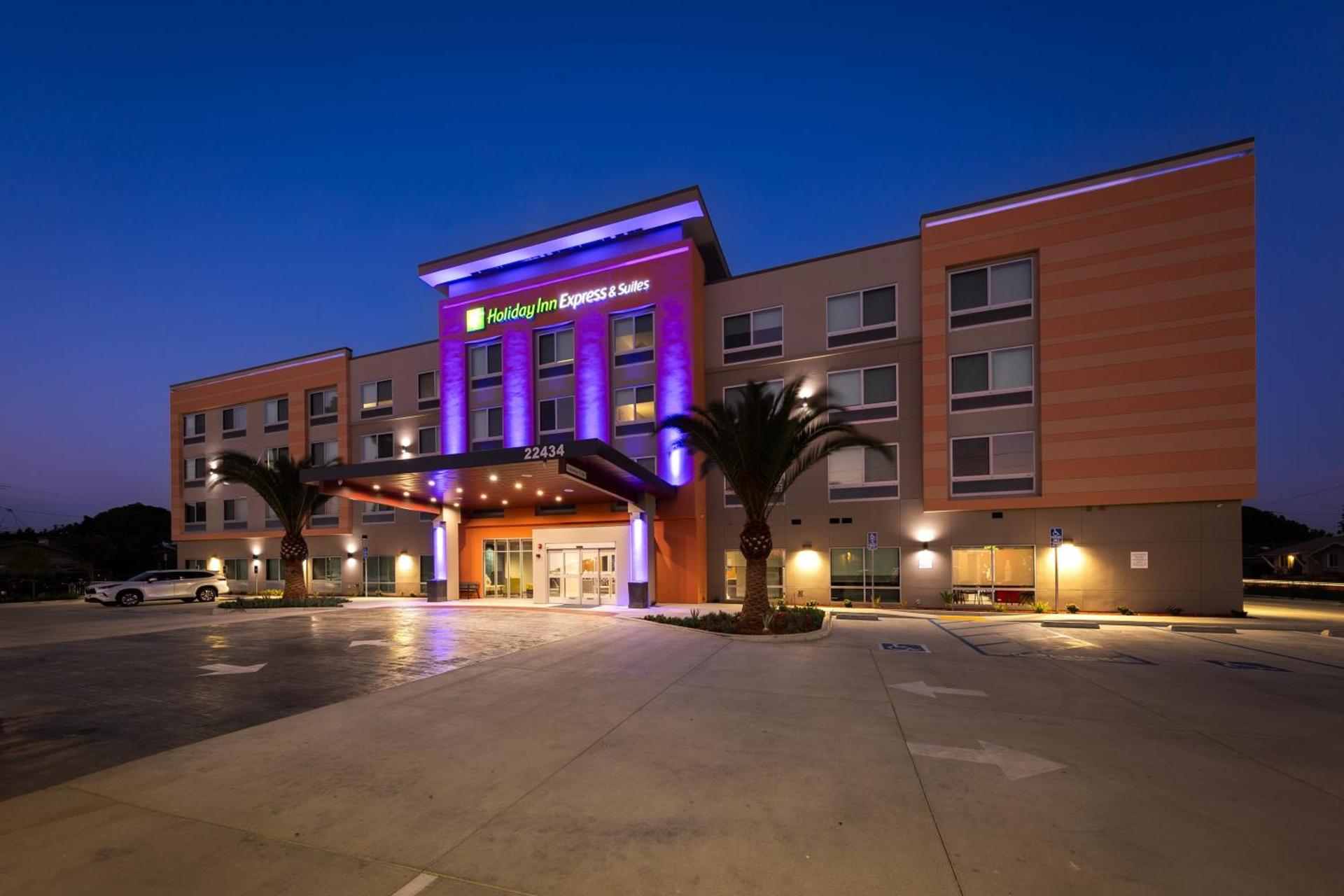 Holiday Inn Express & Suites Hawaiian Gardens by IHG photo 42
