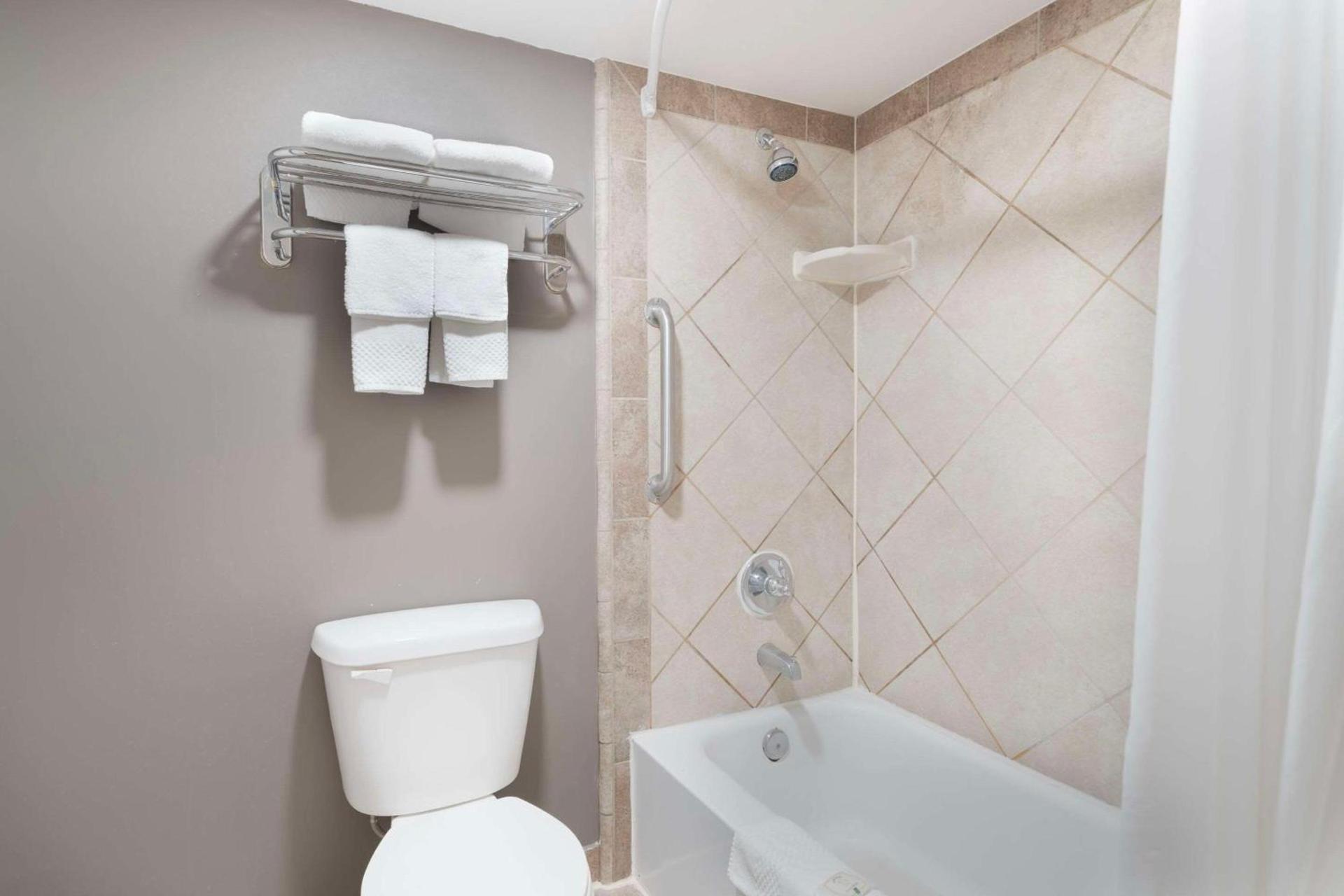Quality Inn Idaho Falls photo 17