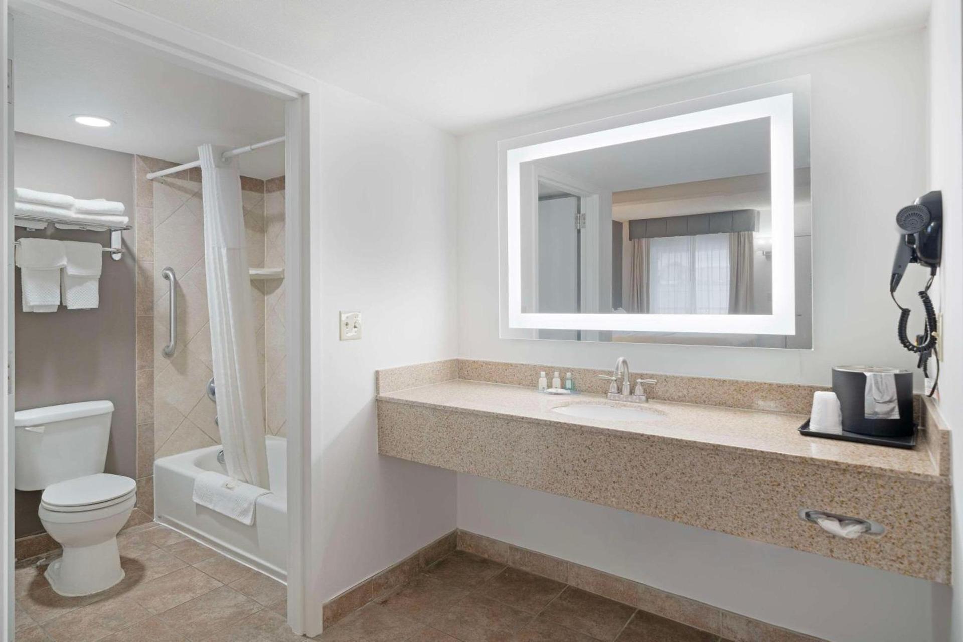 Quality Inn Idaho Falls photo 18