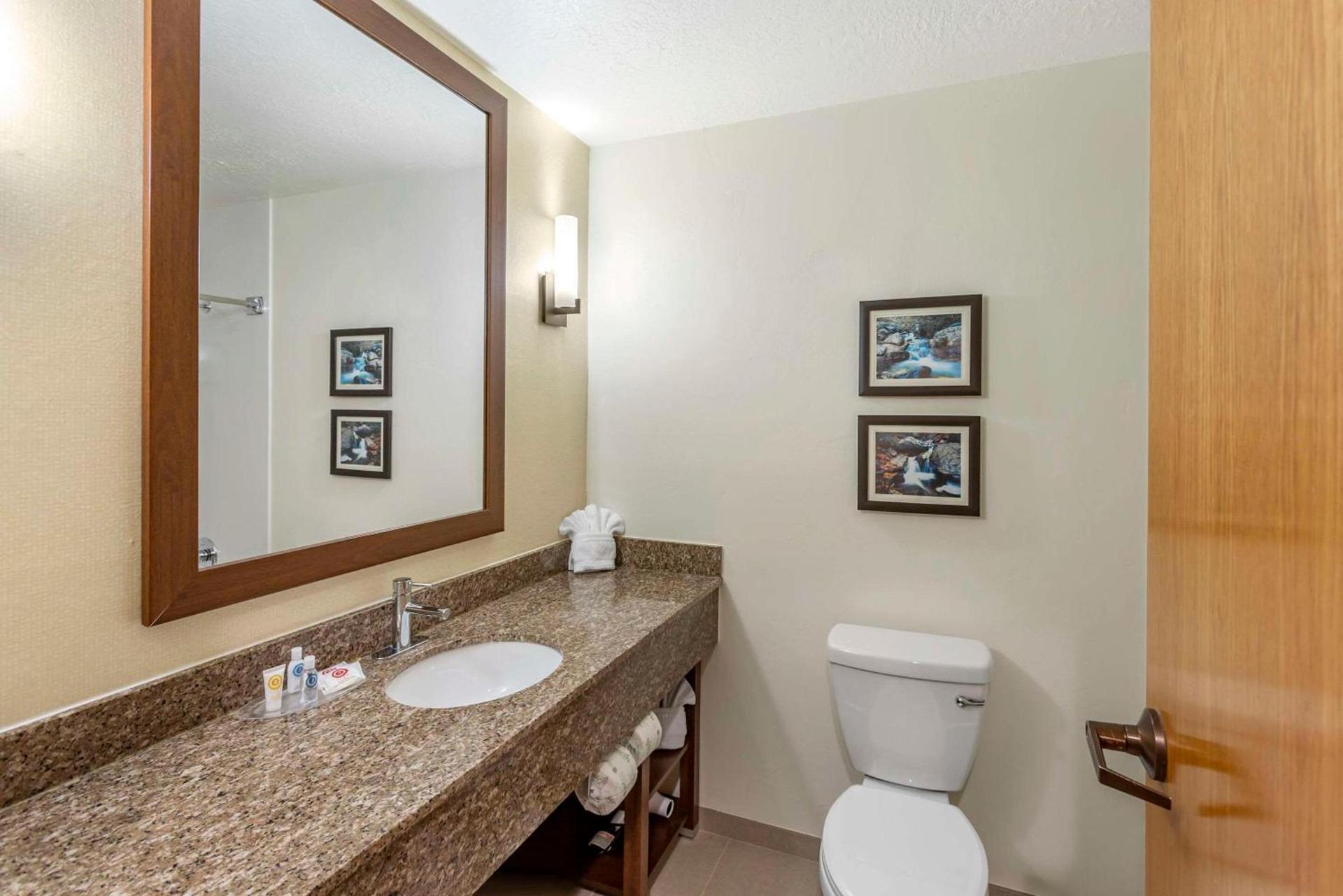 Comfort Suites Ogden Conference Center photo 18