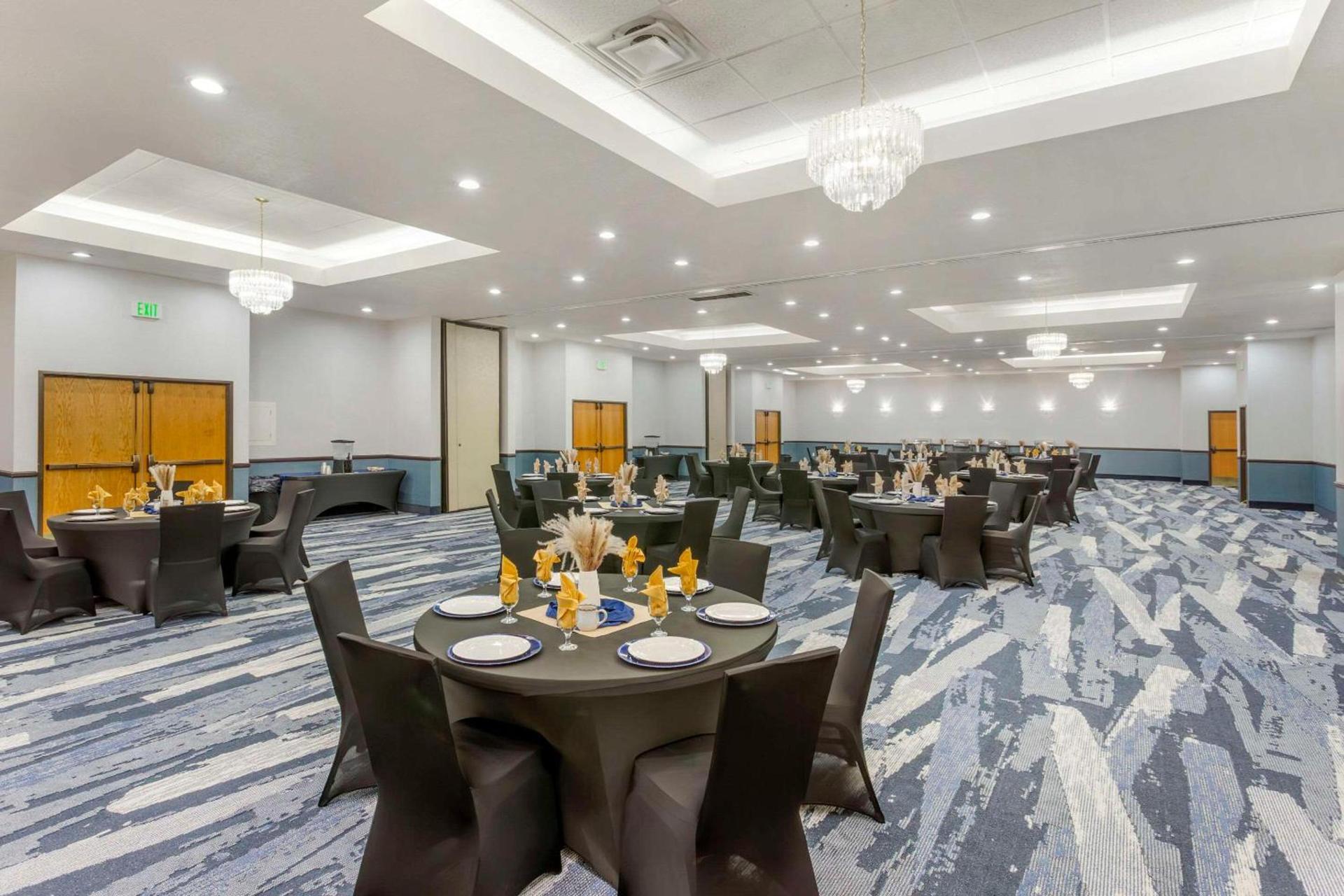 Comfort Suites Ogden Conference Center photo 23