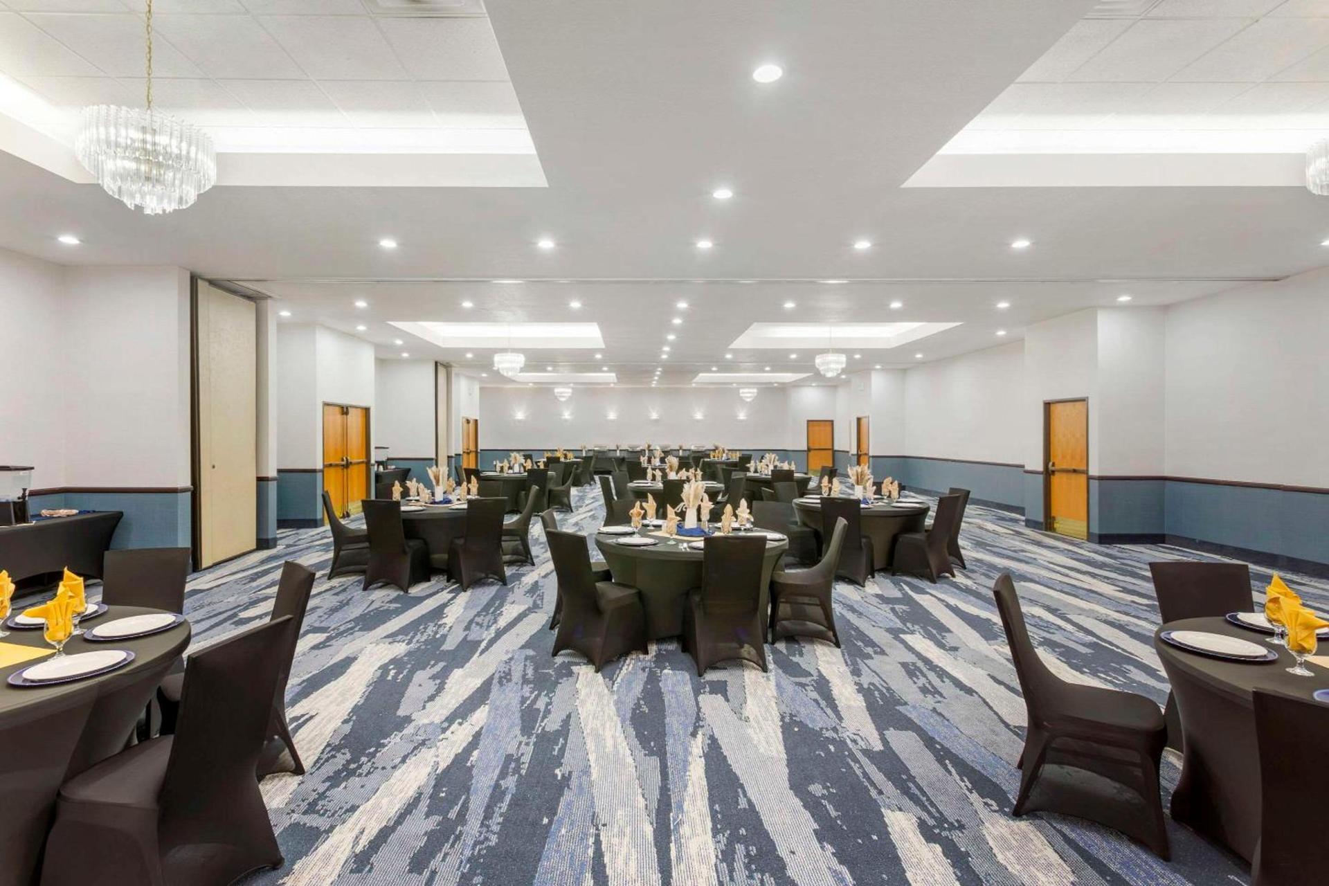 Comfort Suites Ogden Conference Center photo 25