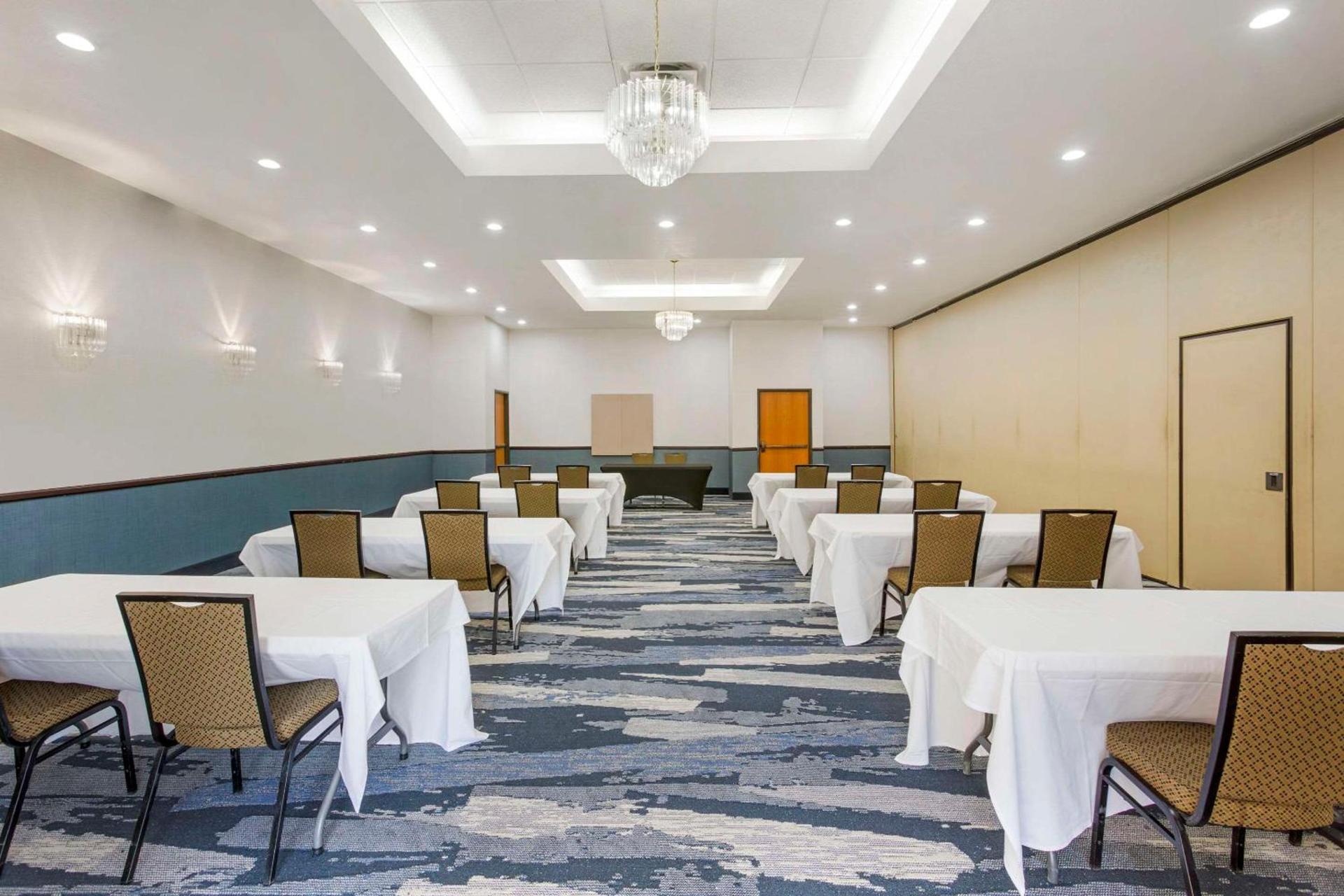 Comfort Suites Ogden Conference Center photo 32