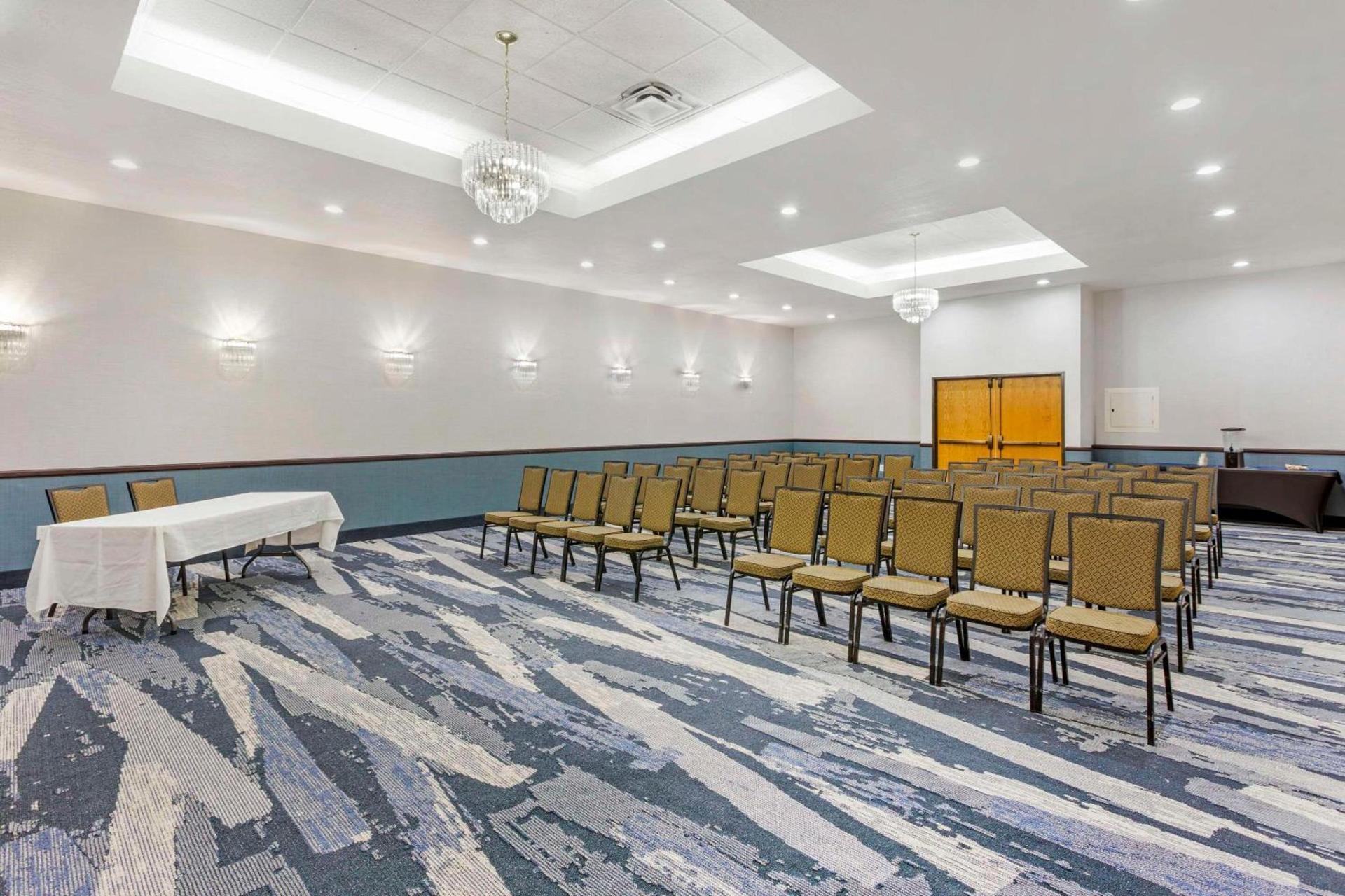 Comfort Suites Ogden Conference Center photo 30