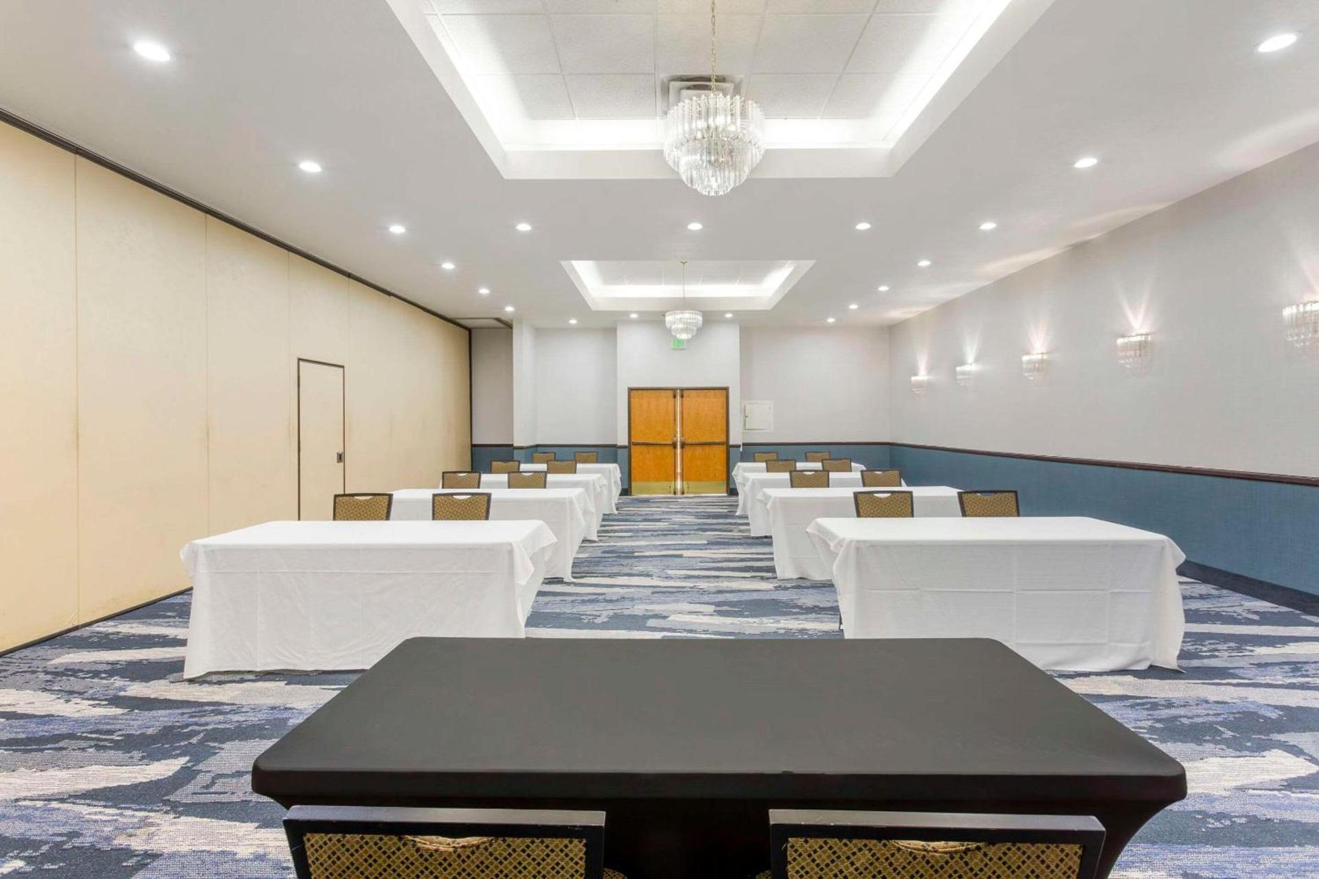 Comfort Suites Ogden Conference Center photo 33