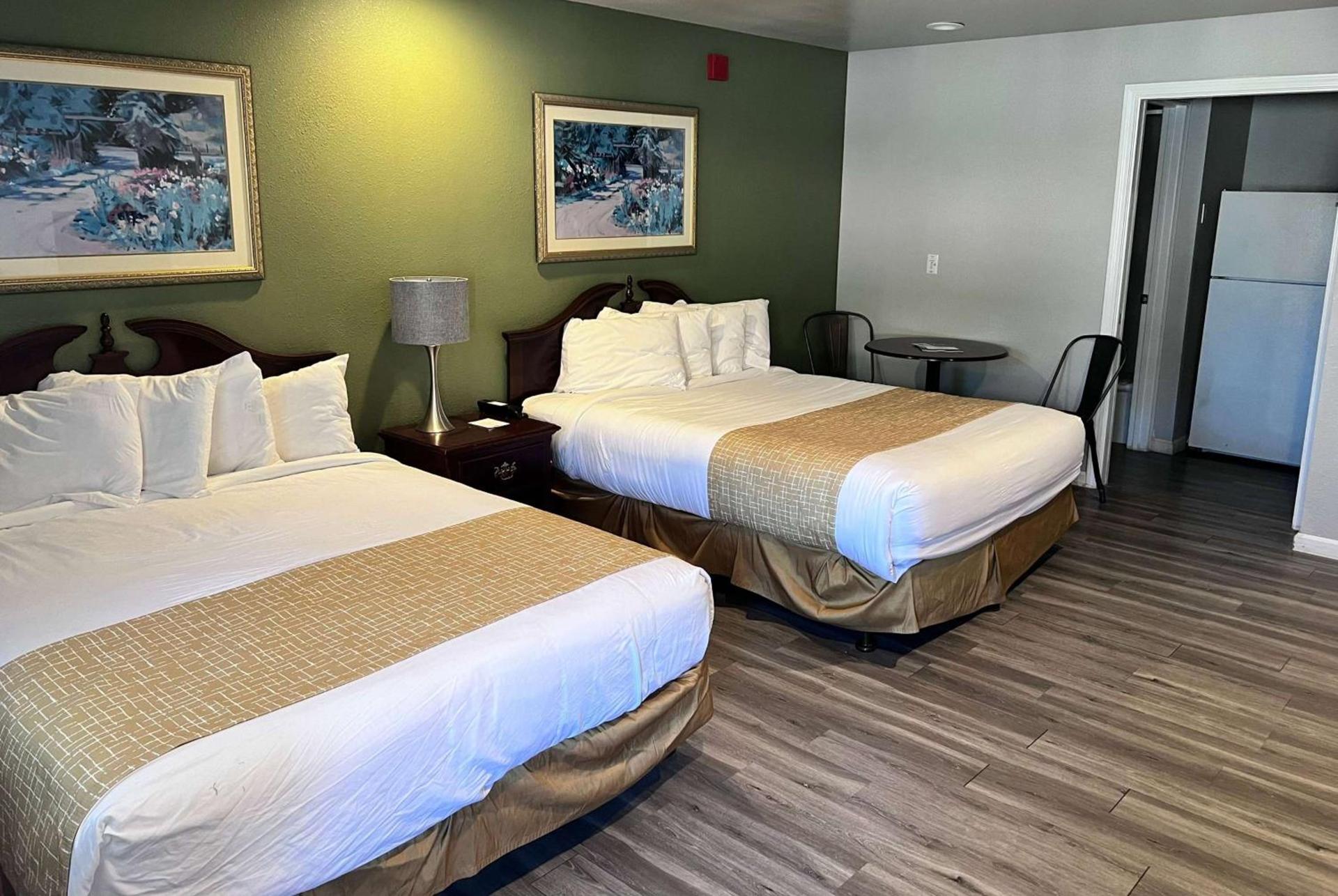 Travelodge by Wyndham Redding CA photo 10