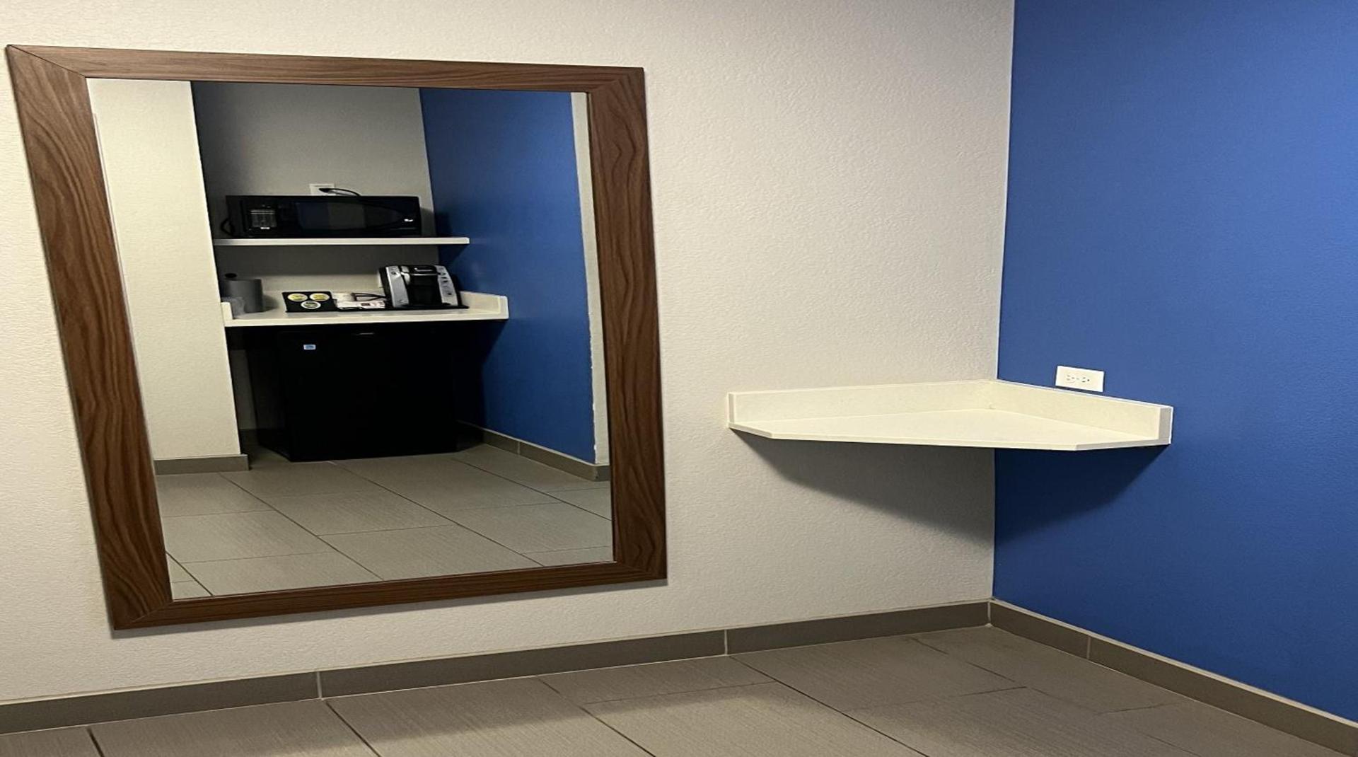 Holiday Inn Express & Suites Moore by IHG photo 20