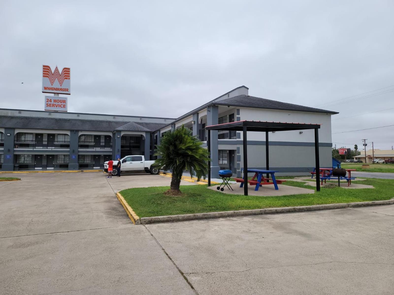 Texas Inn and Suites Raymondville photo 23