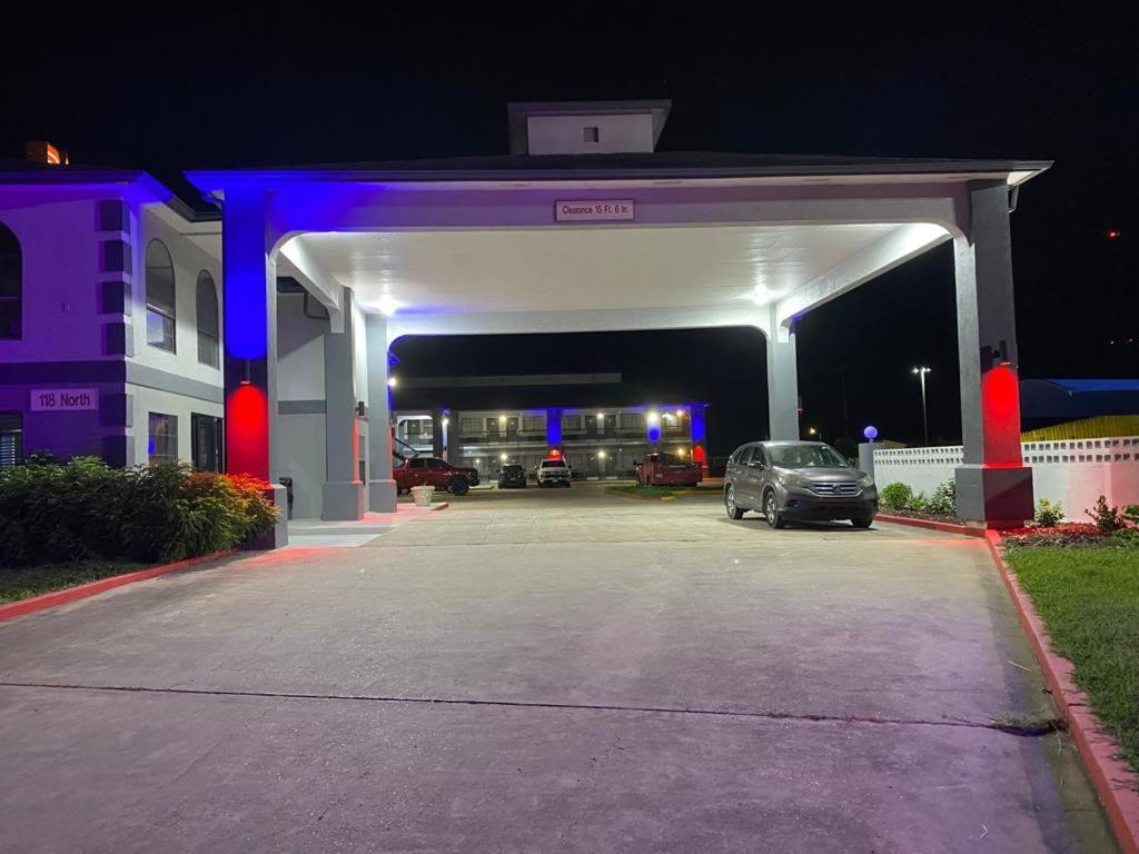 Texas Inn and Suites Raymondville photo 14