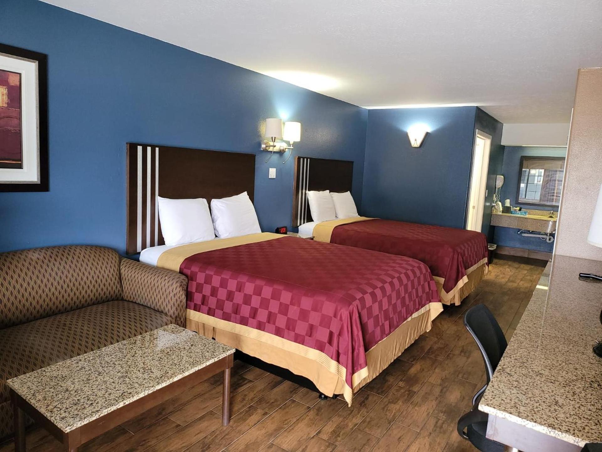 Texas Inn and Suites Raymondville photo 36