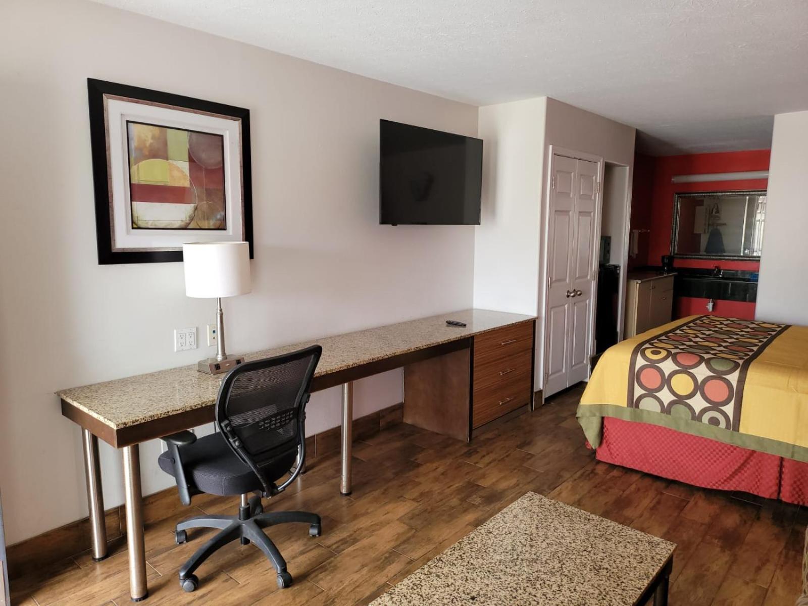 Texas Inn and Suites Raymondville photo 40