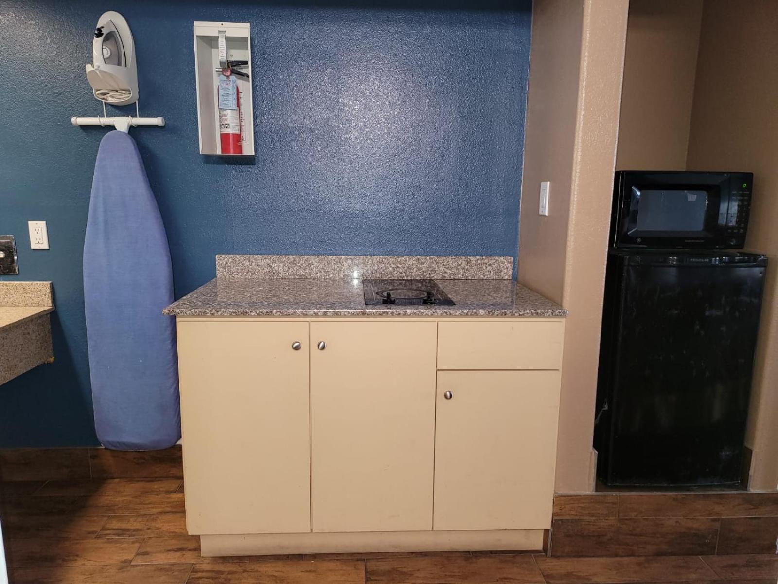 Texas Inn and Suites Raymondville photo 48