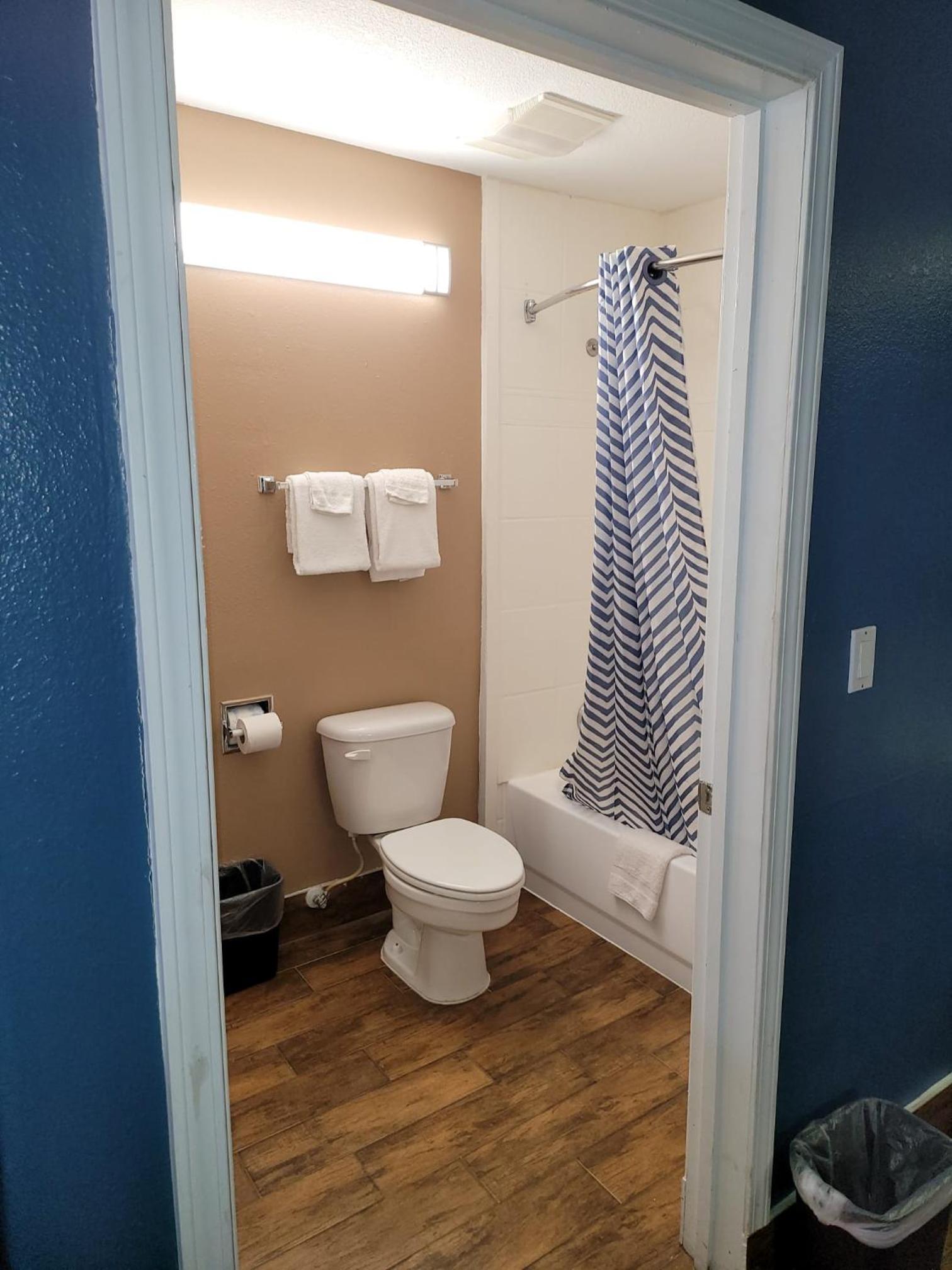 Texas Inn and Suites Raymondville photo 52