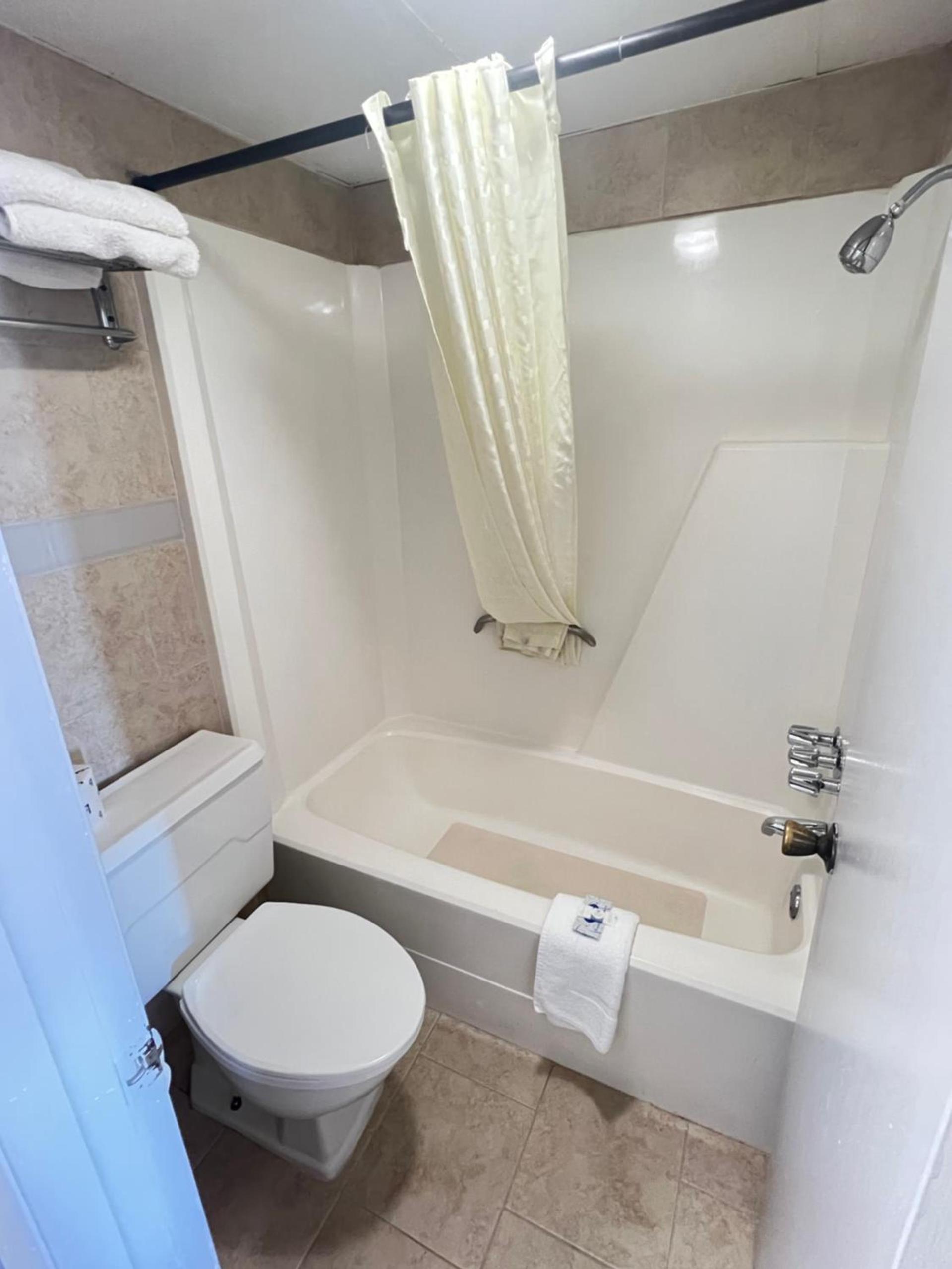 Hotel 81 El Reno photo 24