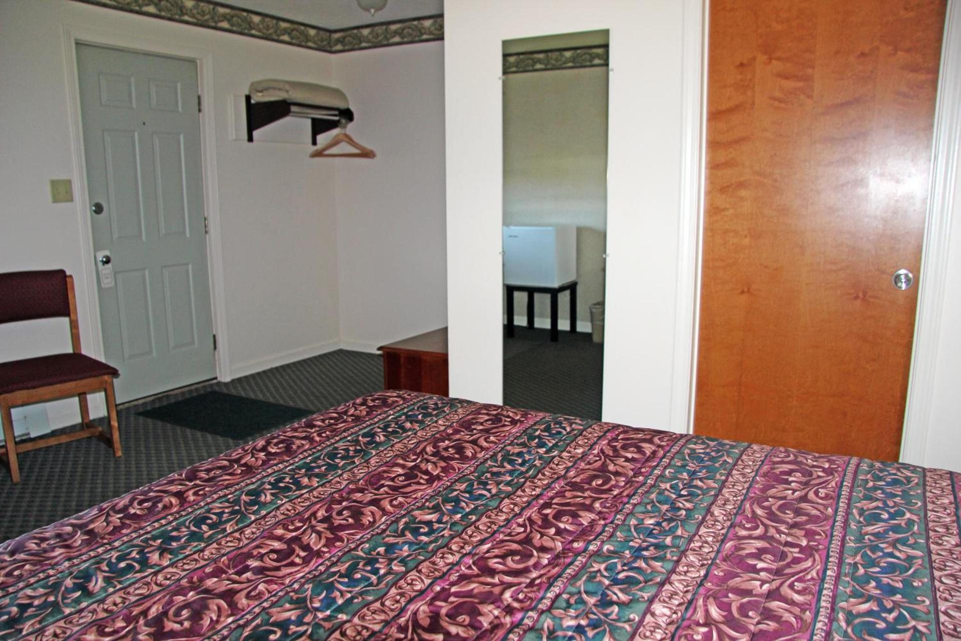Potsdam Inn photo 13