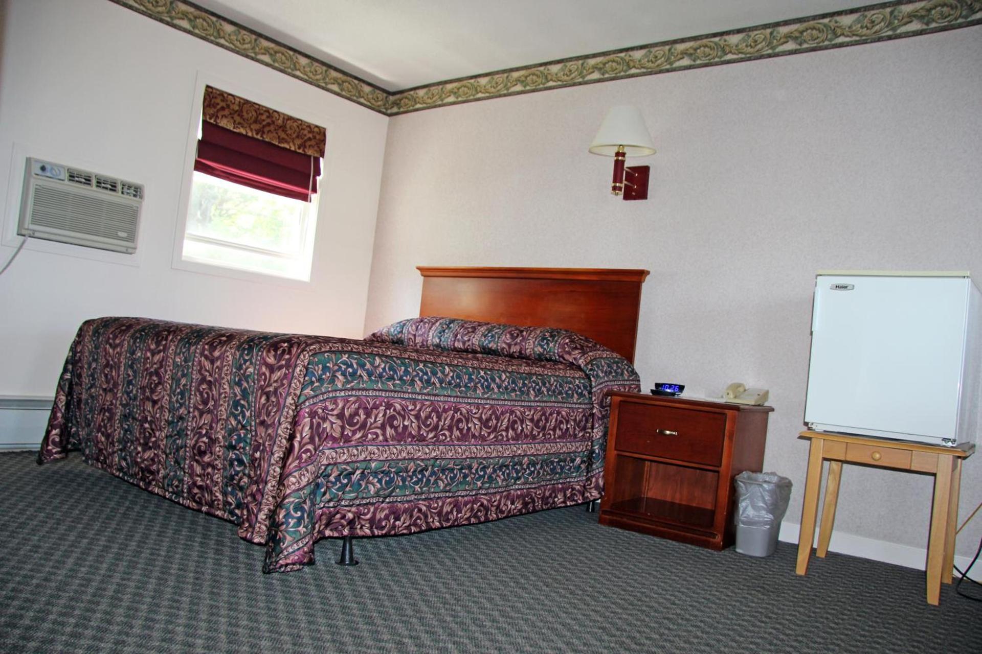 Potsdam Inn photo 9