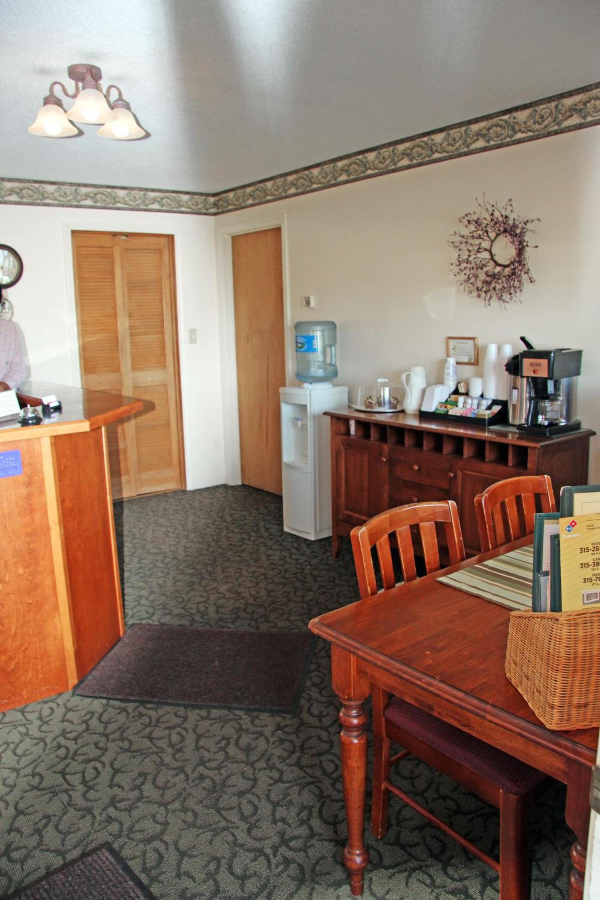 Potsdam Inn photo 7