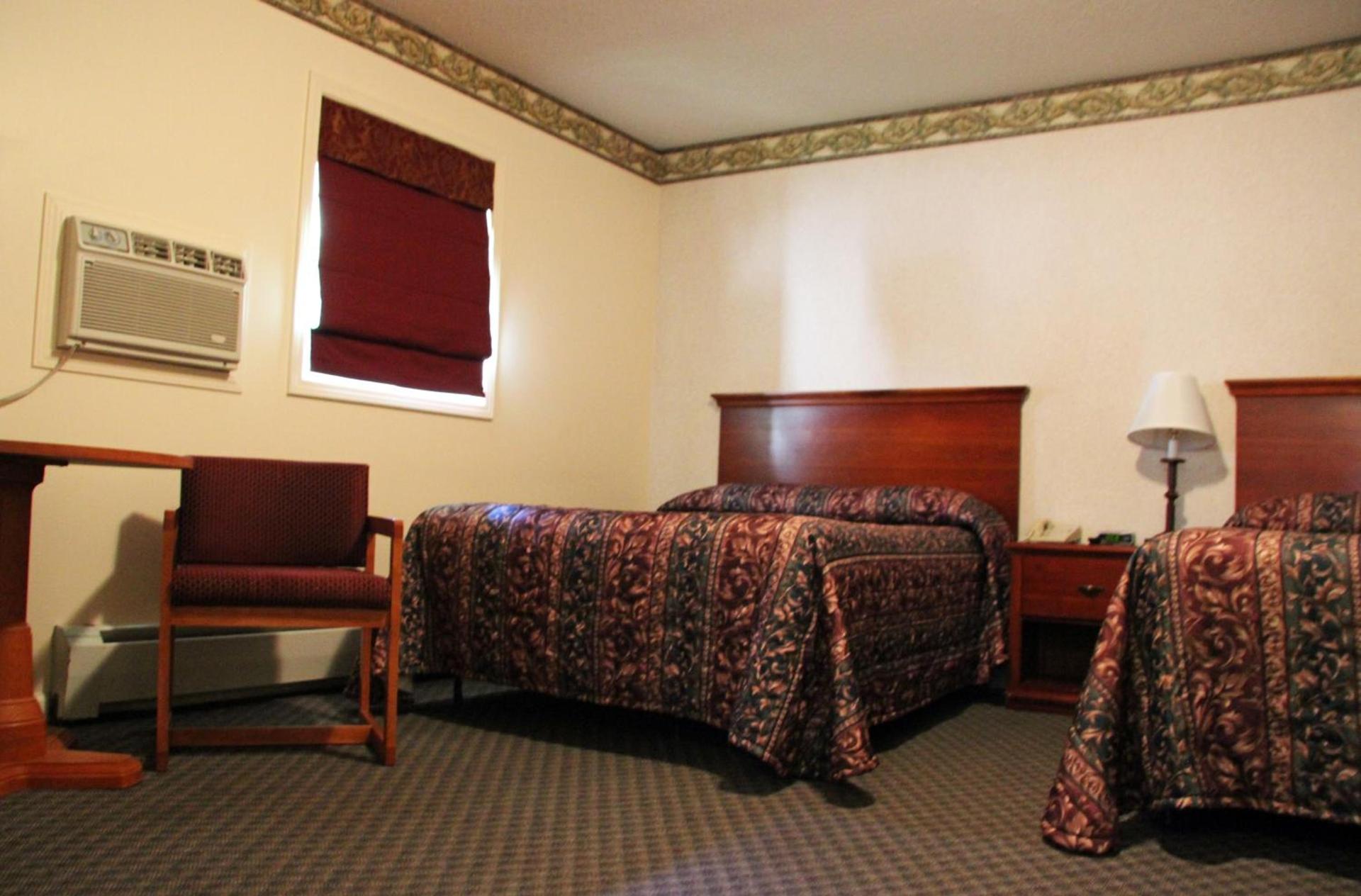 Potsdam Inn photo 6