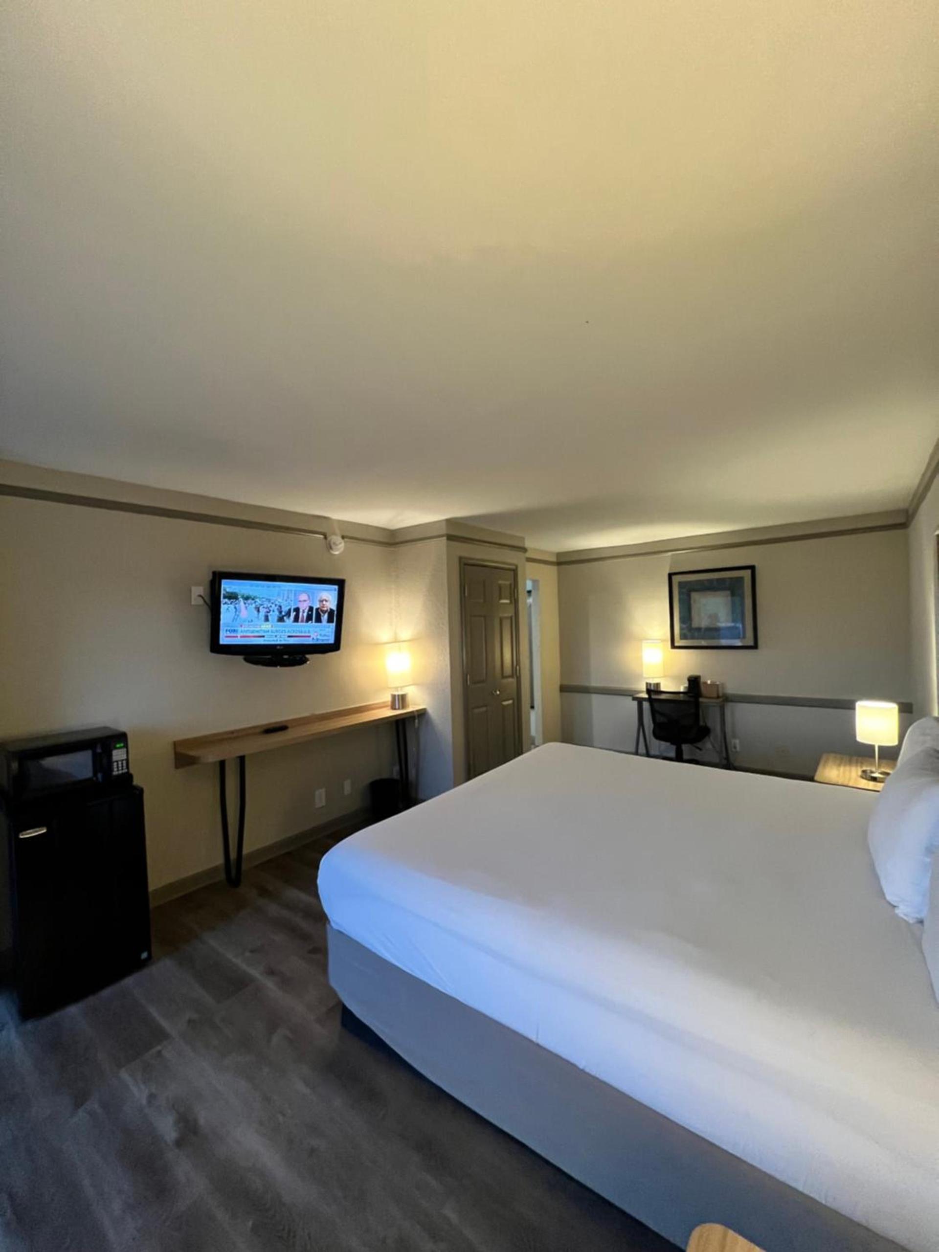Sulphur Extended Stay photo 13