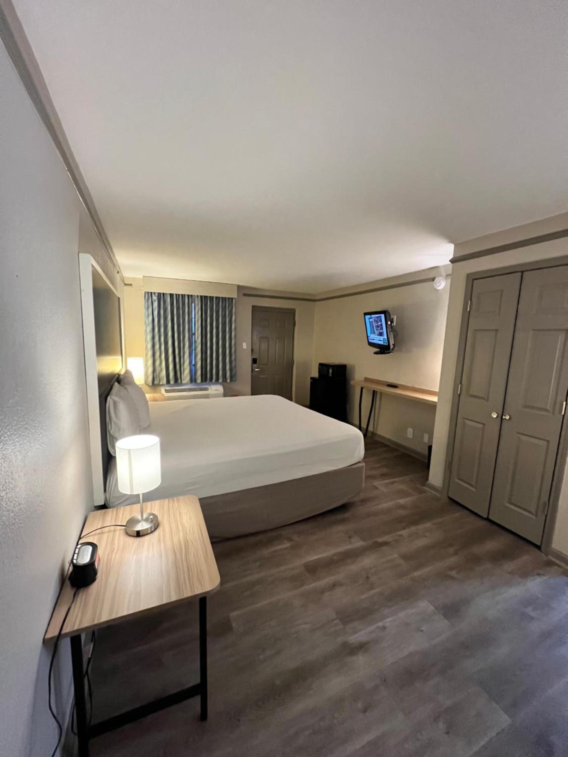 Sulphur Extended Stay photo 12