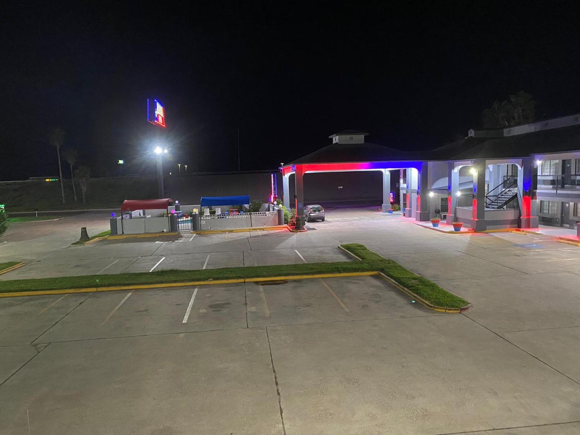 Texas Inn and Suites Raymondville photo 64