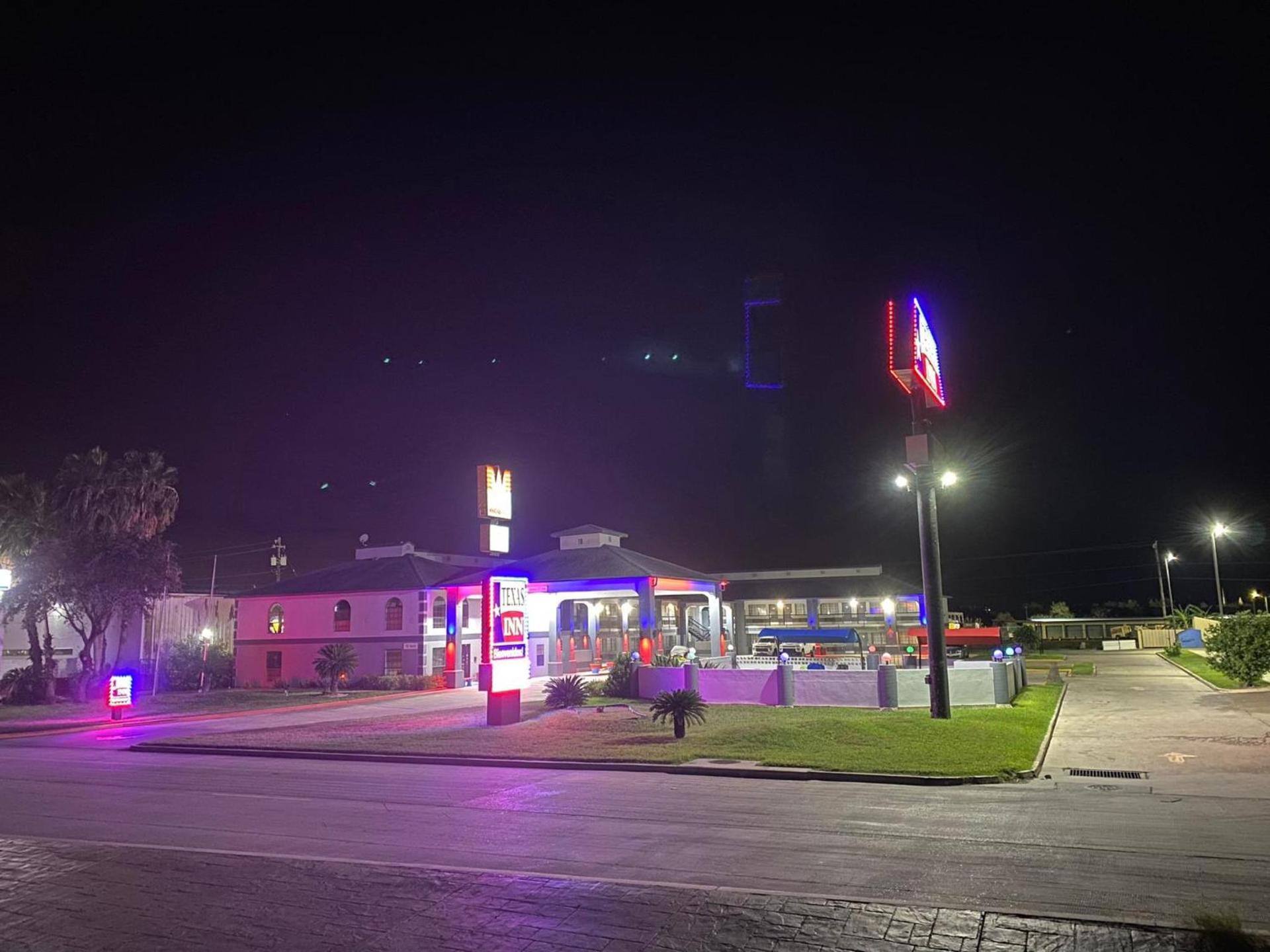 Texas Inn and Suites Raymondville photo 65