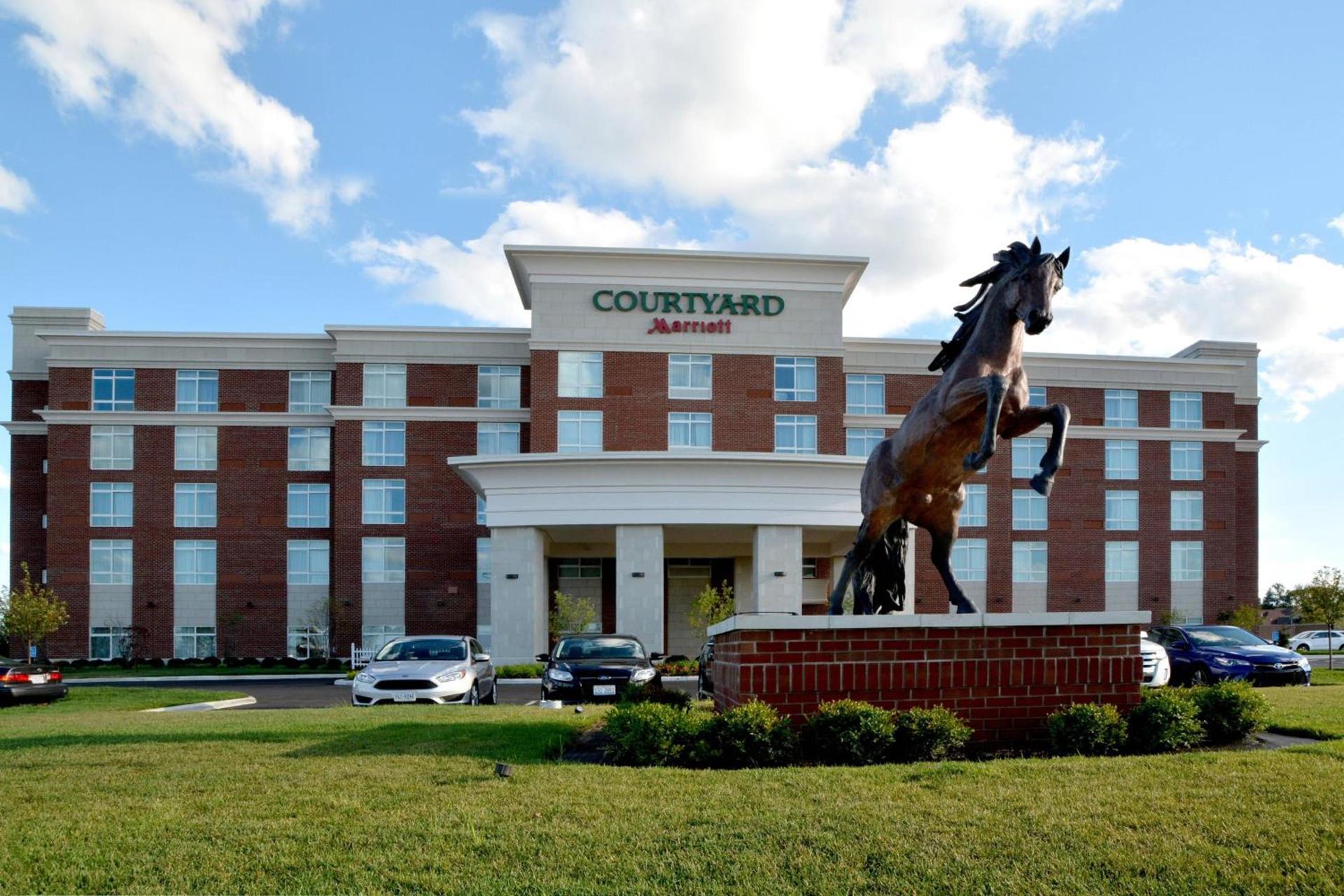 Courtyard by Marriott Youngstown Canfield photo 2