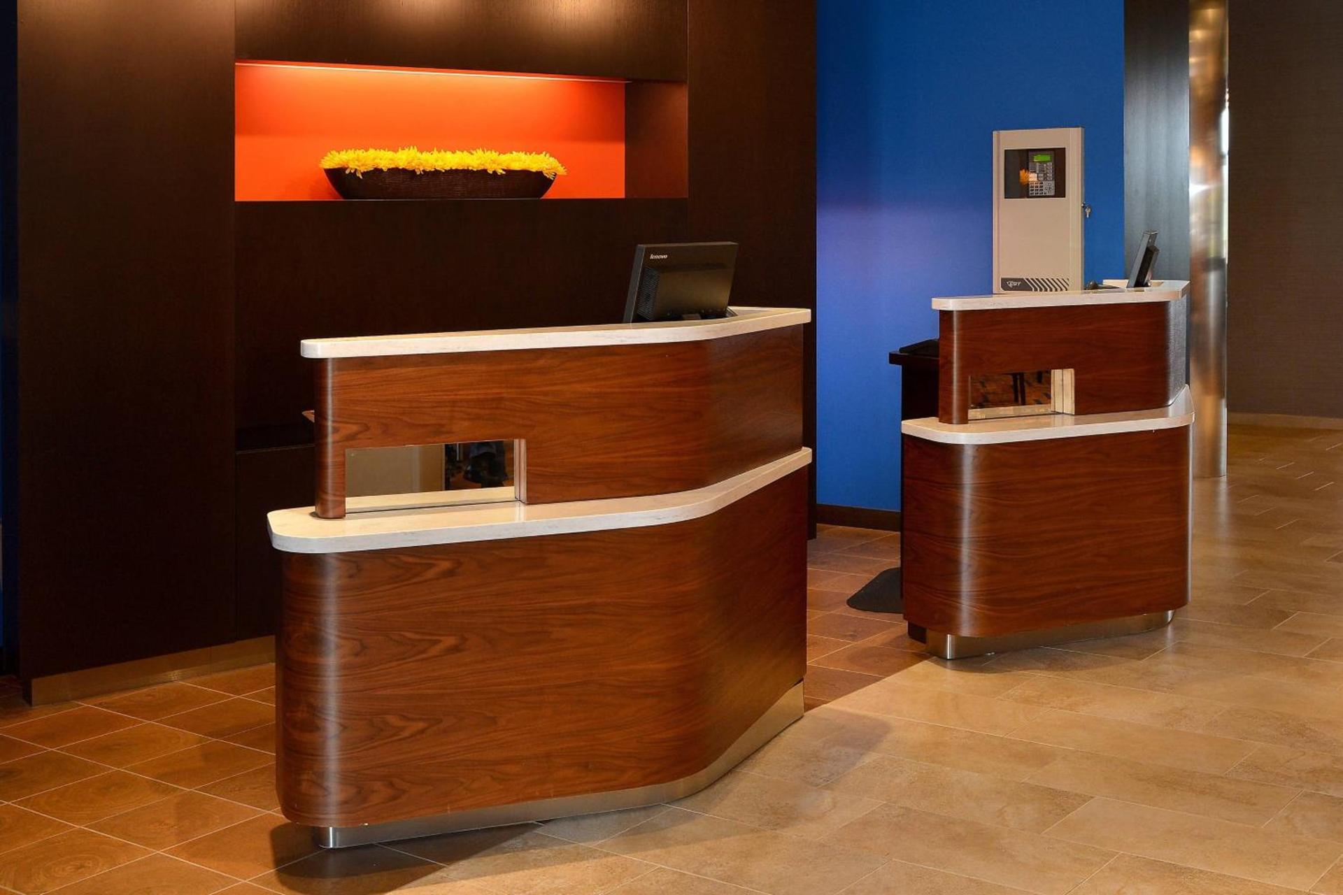 Courtyard by Marriott Youngstown Canfield photo 3