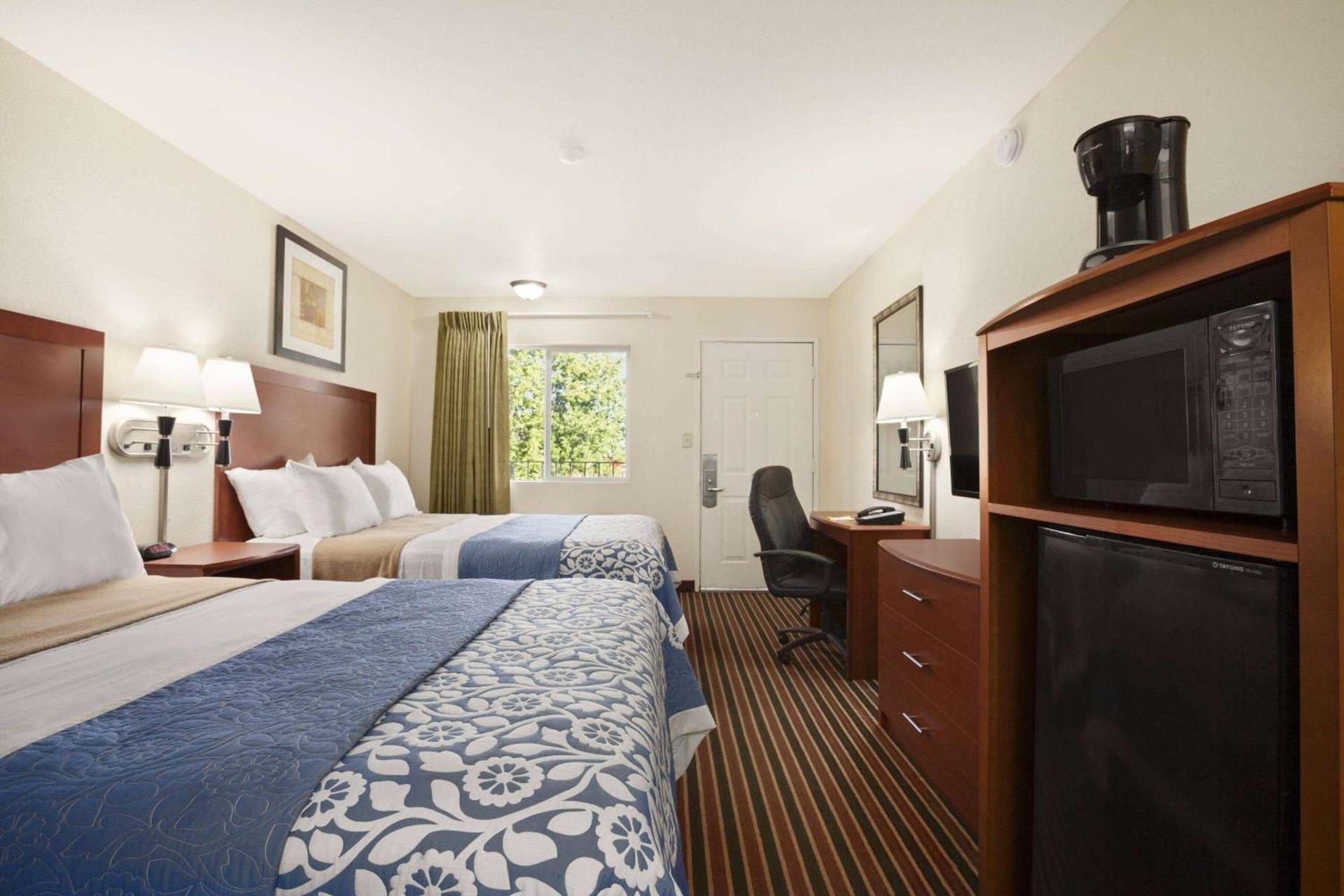 Days Inn by Wyndham Champaign/Urbana photo 4