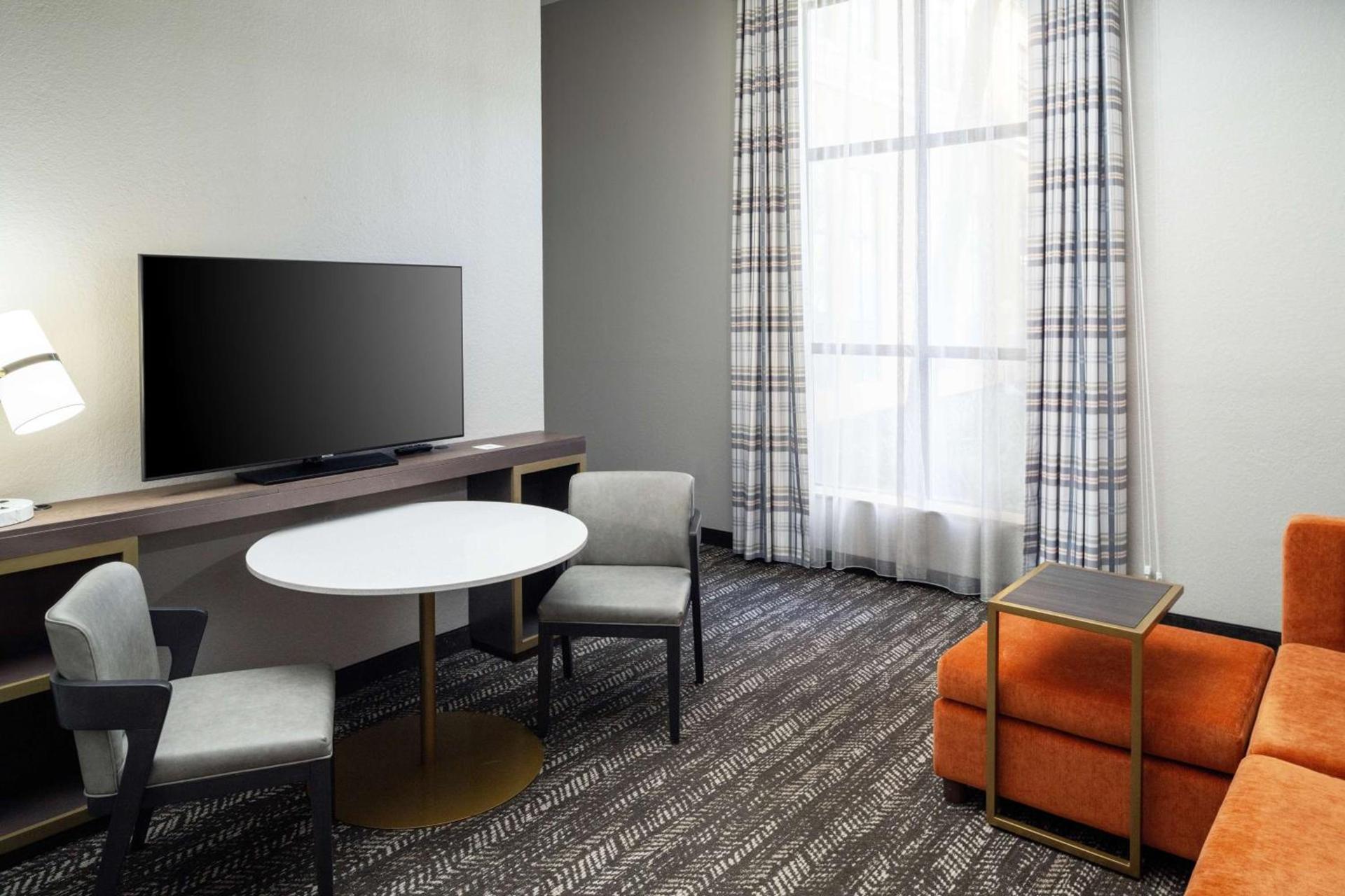 Embassy Suites by Hilton Orlando North photo 42