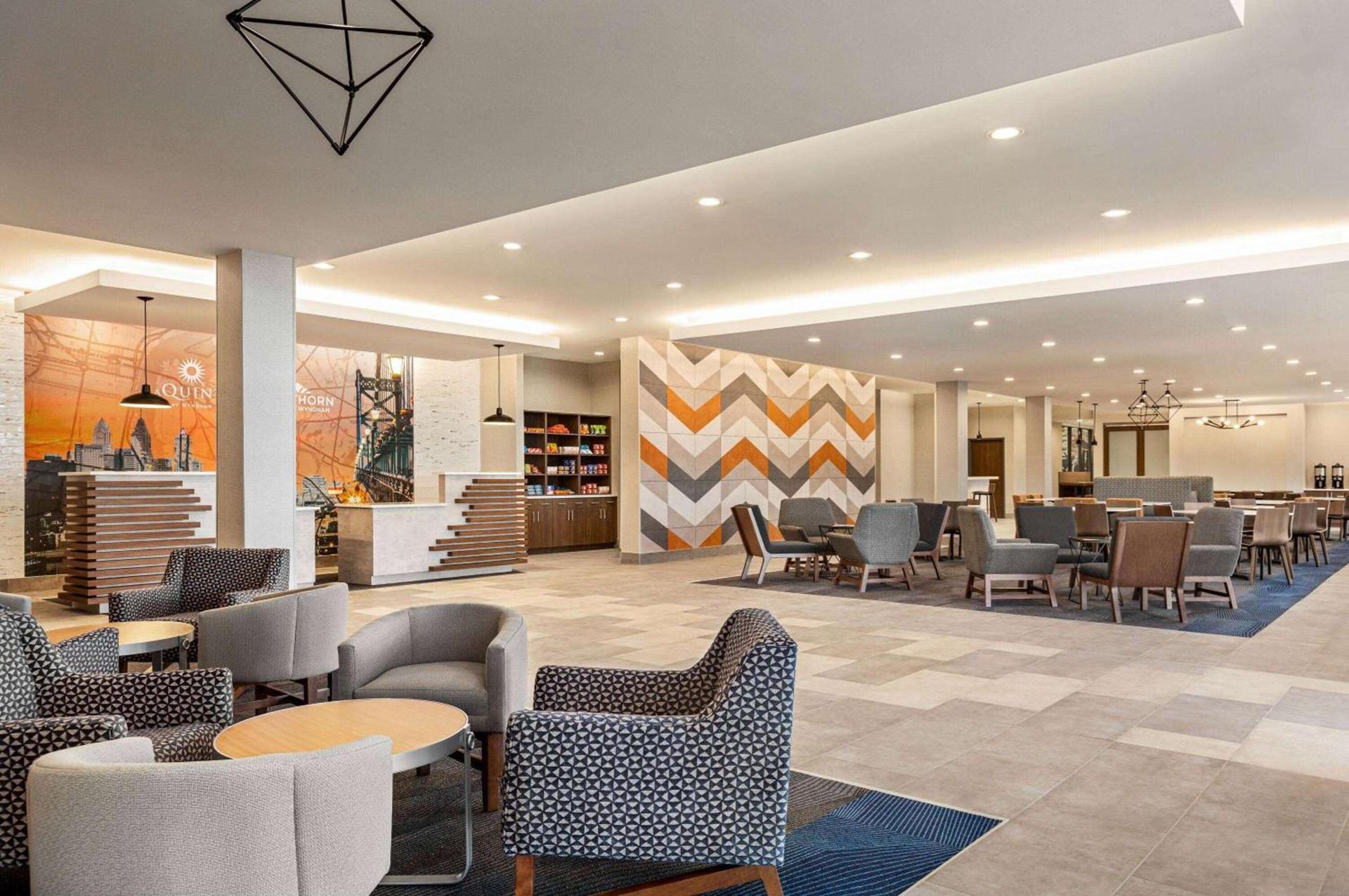 La Quinta Inn & Suites by Wyndham Mount Laurel Moorestown photo 7