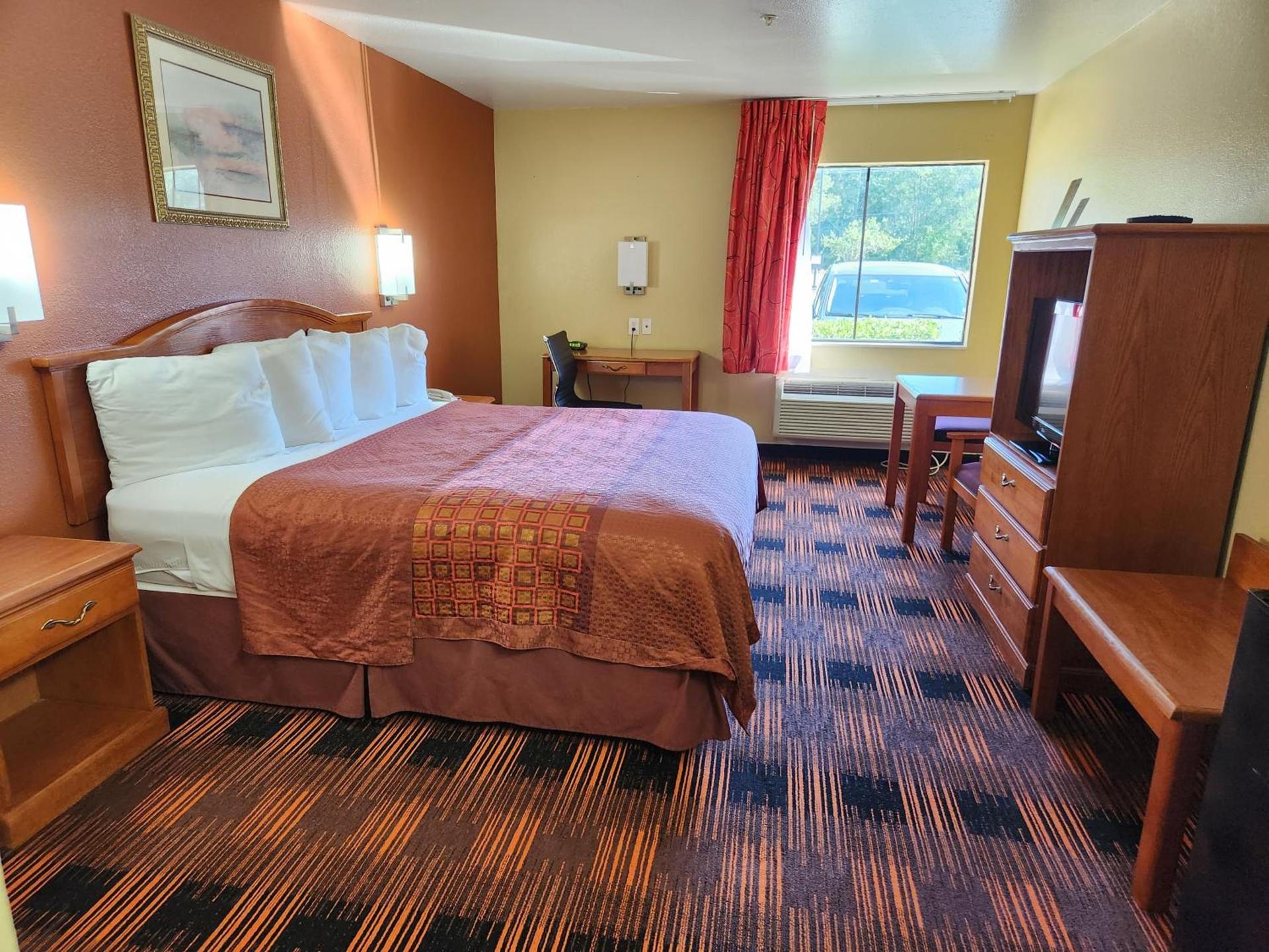 Days Inn by Wyndham Lumberton photo 22