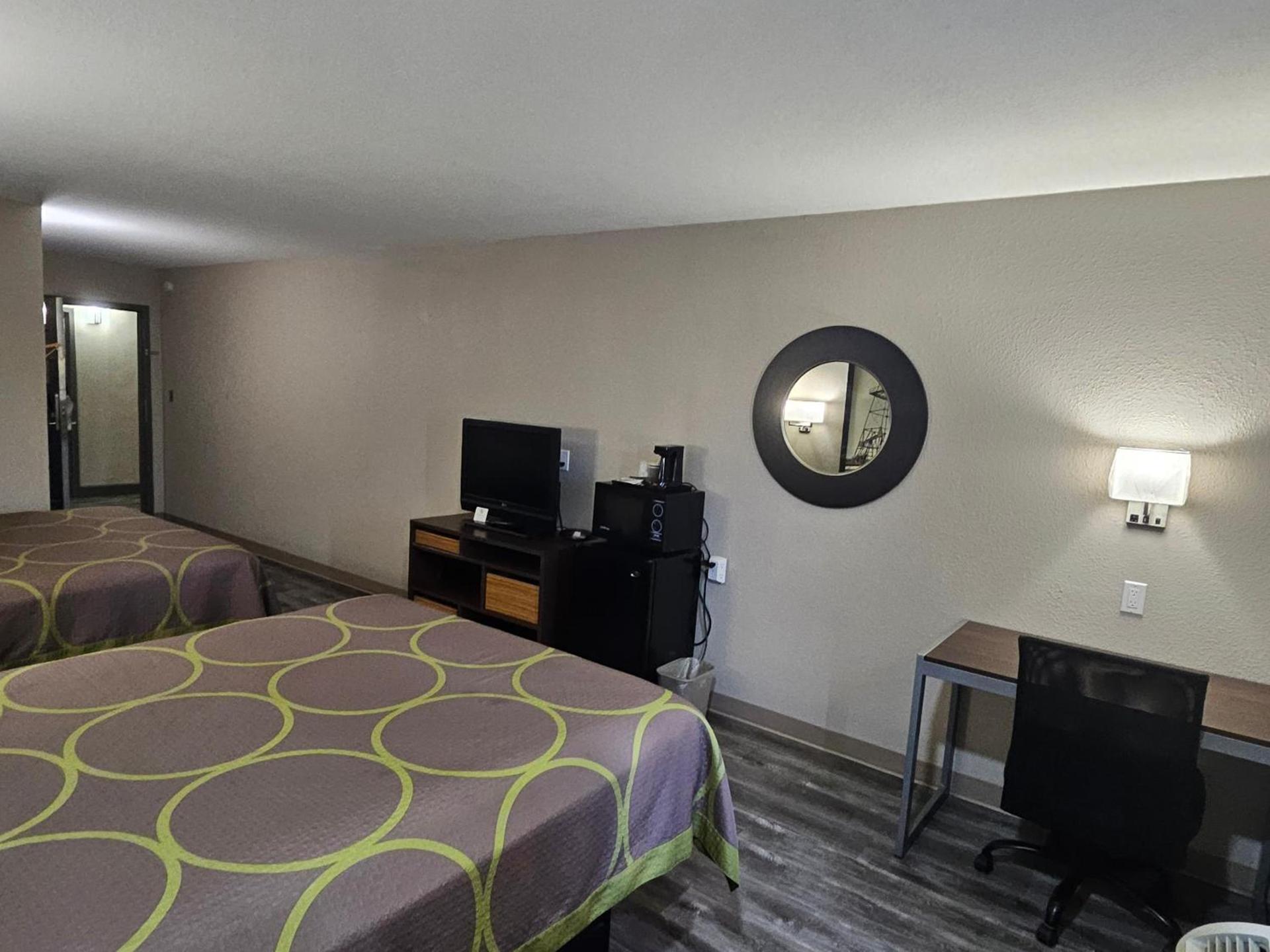 Super 8 by Wyndham Buffalo photo 59