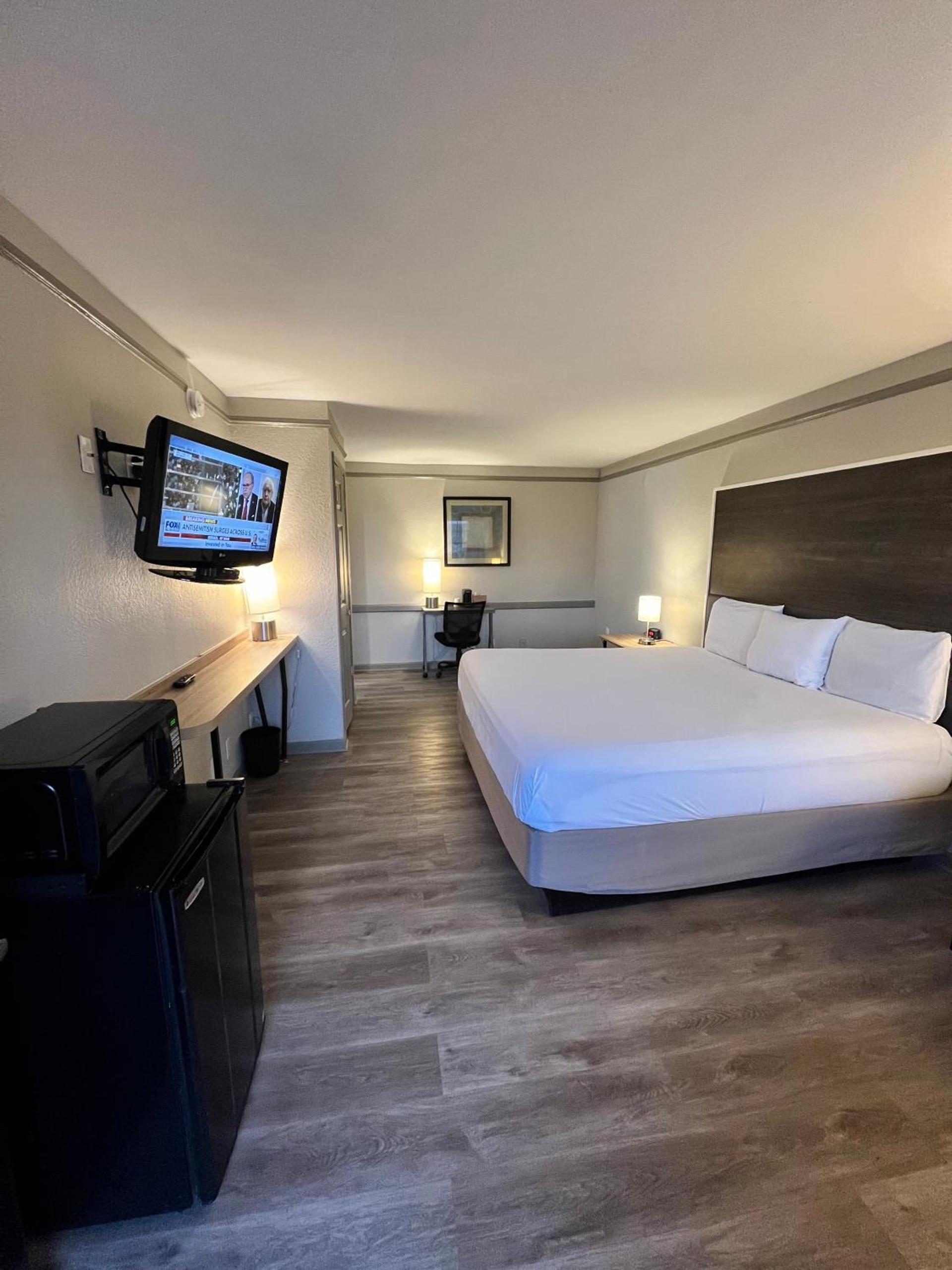 Sulphur Extended Stay photo 25