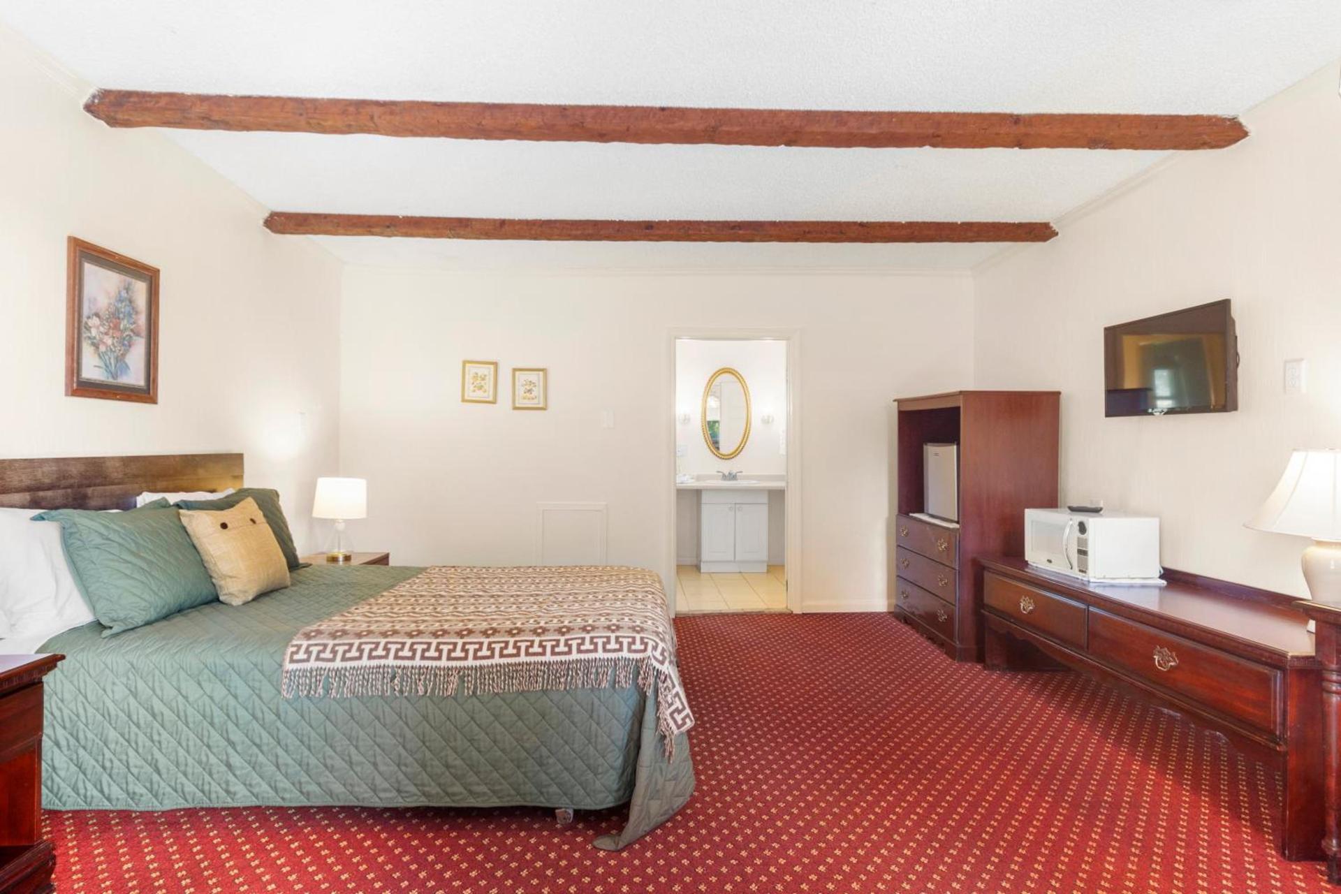 Blue Spruce Inn & Suites photo 13