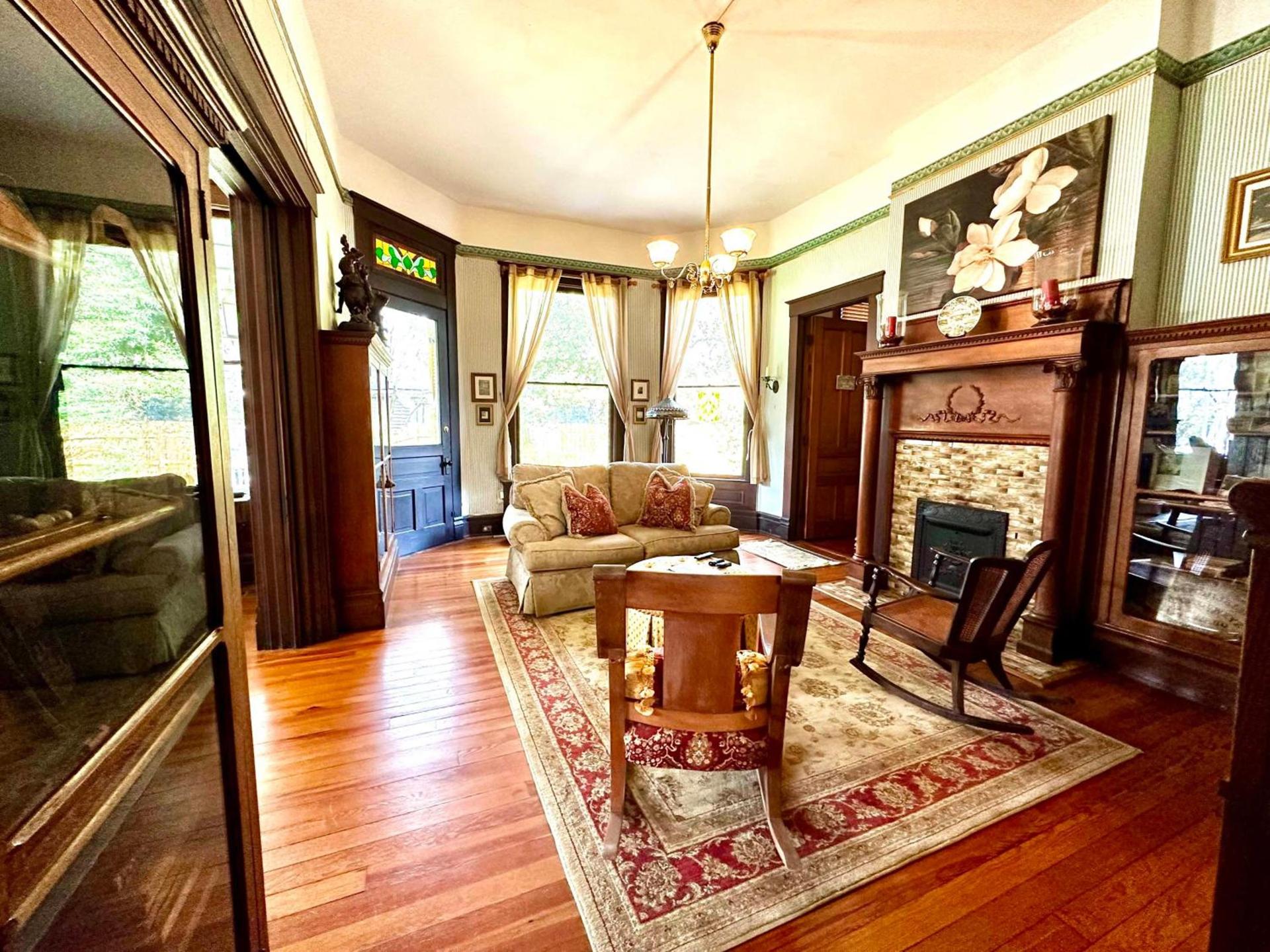 The Kate Shepard House photo 7