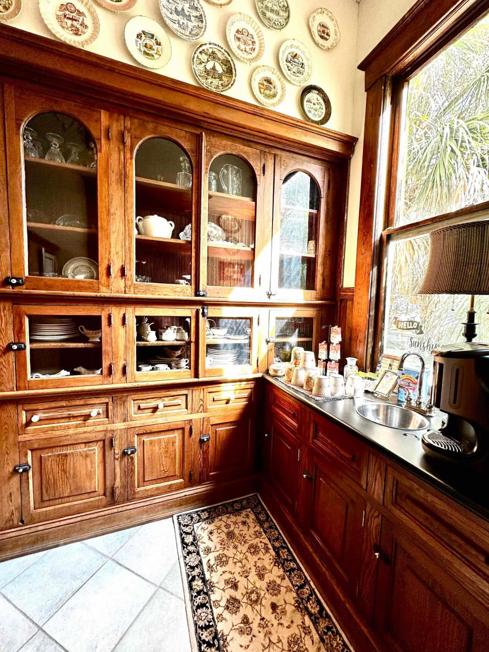 The Kate Shepard House photo 9