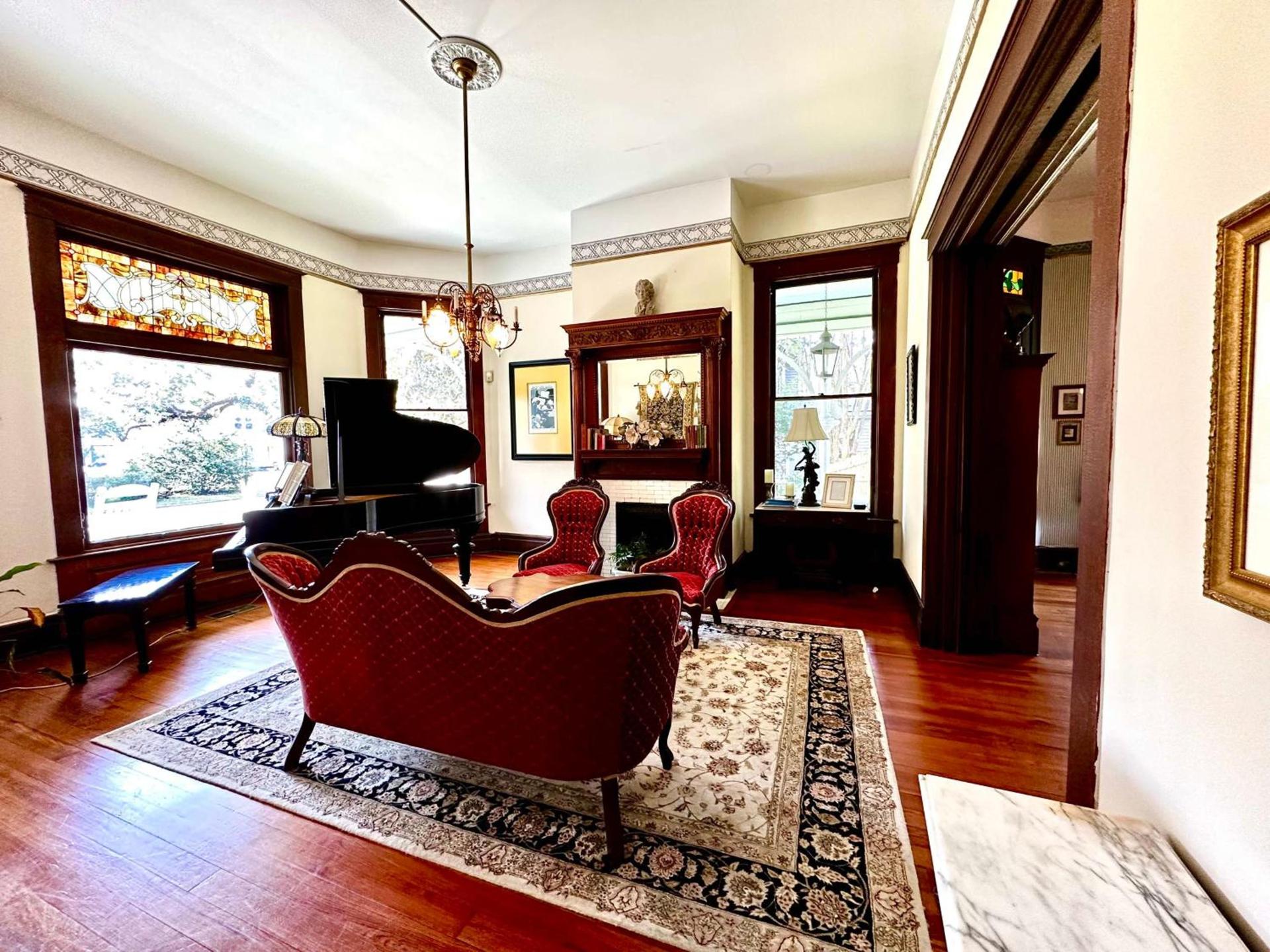 The Kate Shepard House photo 6