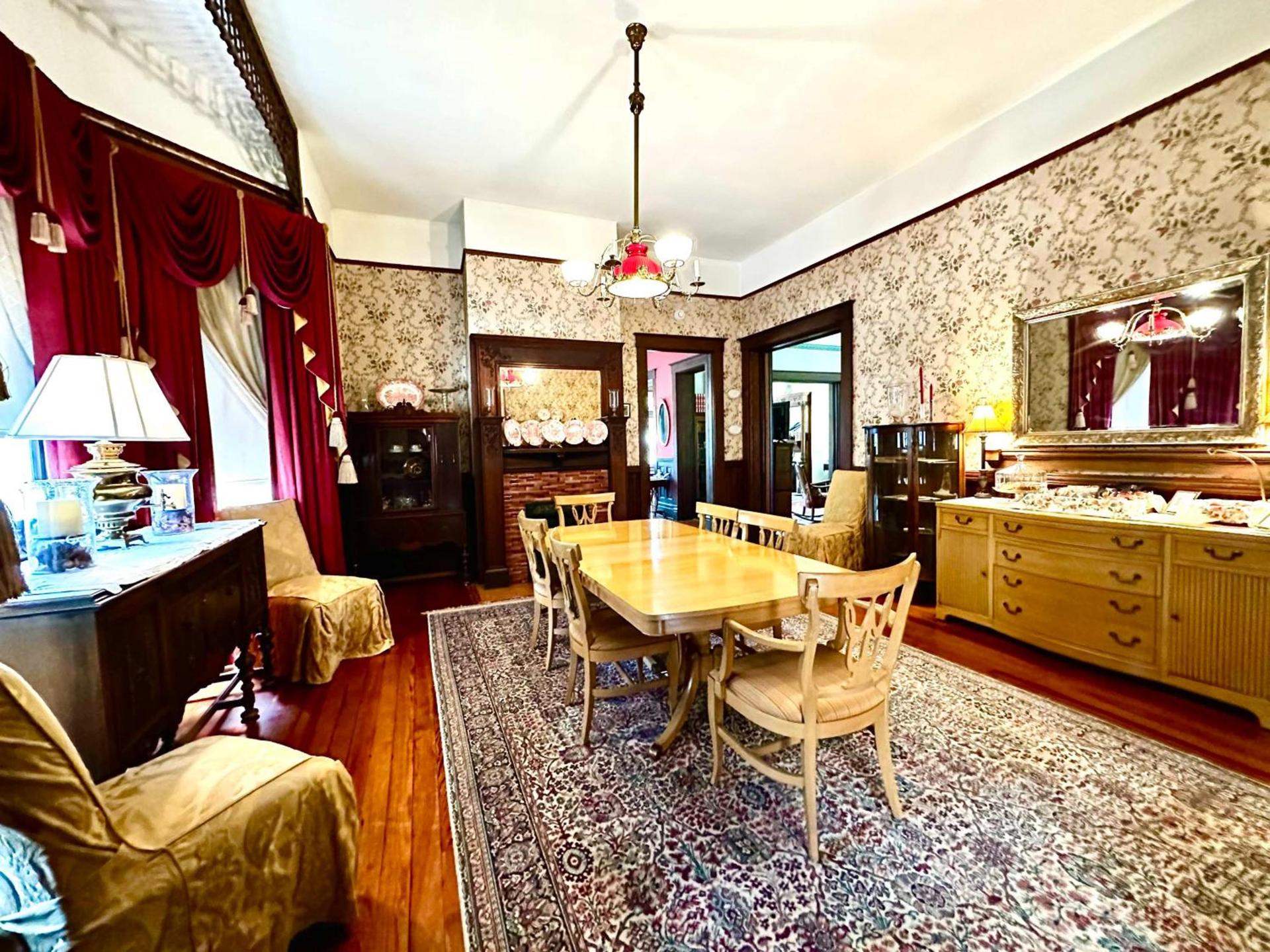 The Kate Shepard House photo 8