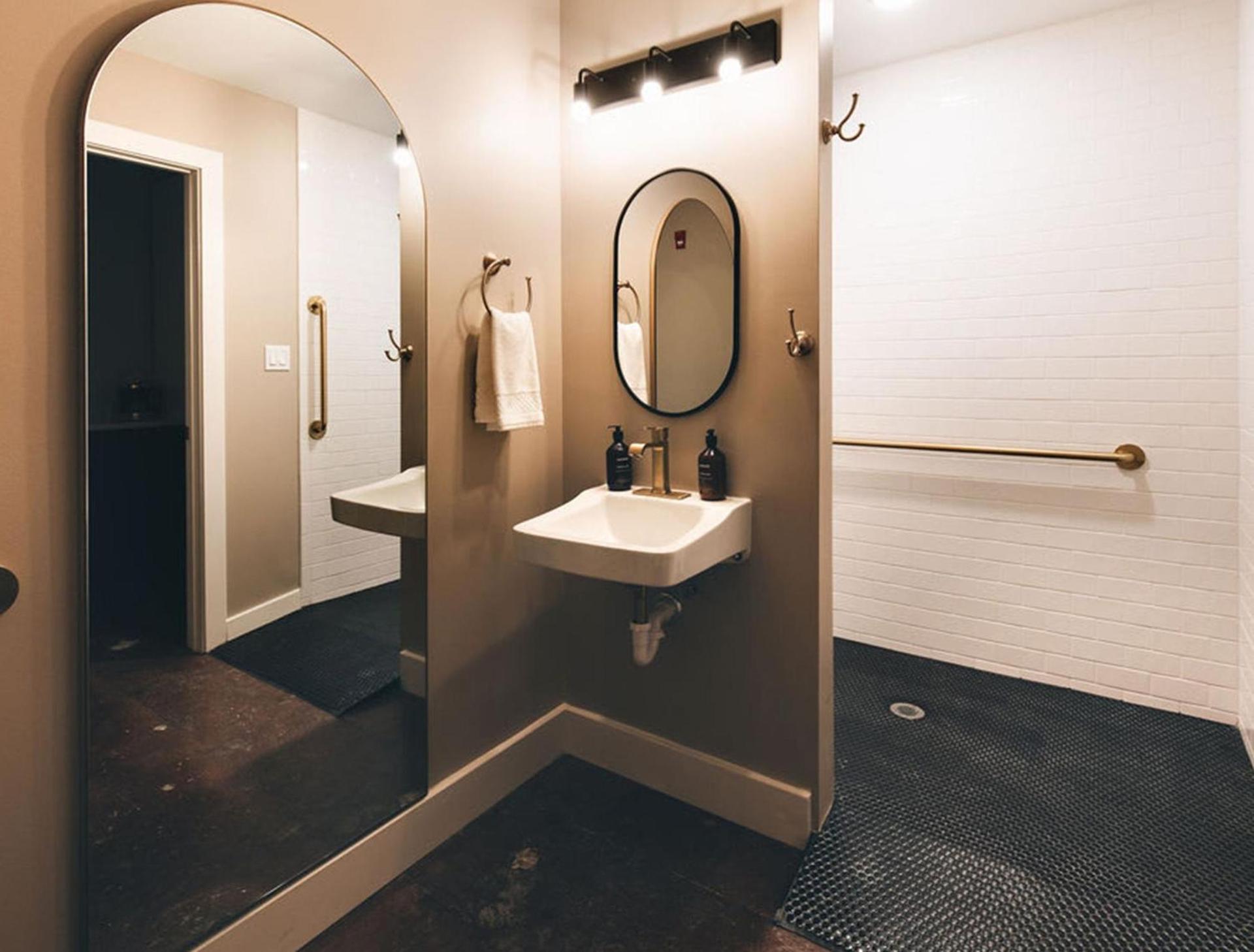 The Bellwether Hotel photo 38