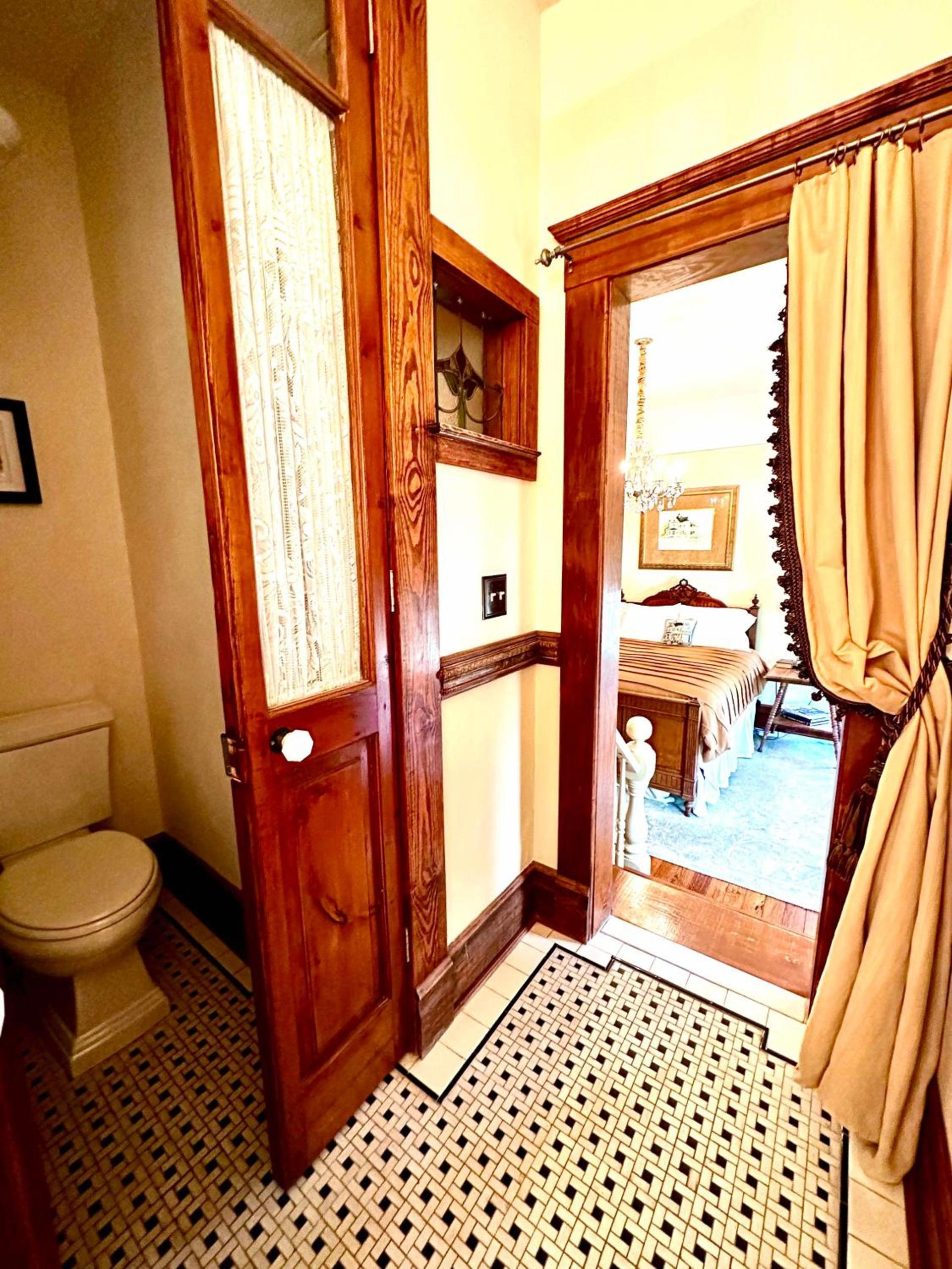 The Kate Shepard House photo 16