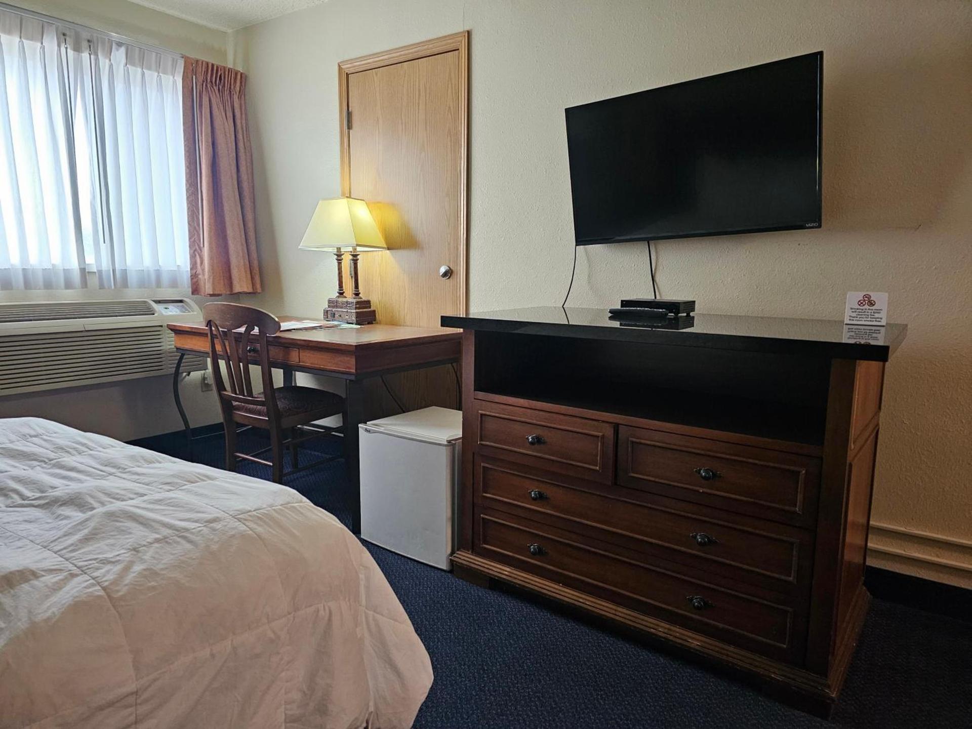 Broadway Inn Conference Center photo 42