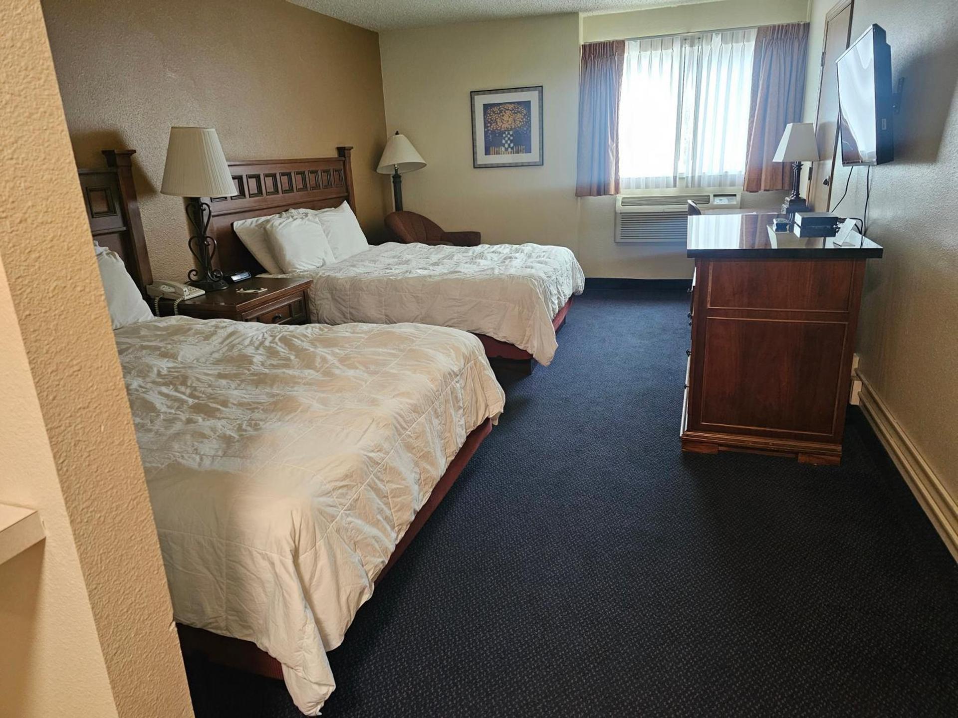 Broadway Inn Conference Center photo 43