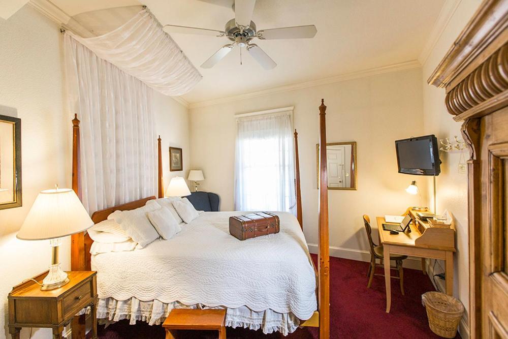 The Currier Inn photo 8