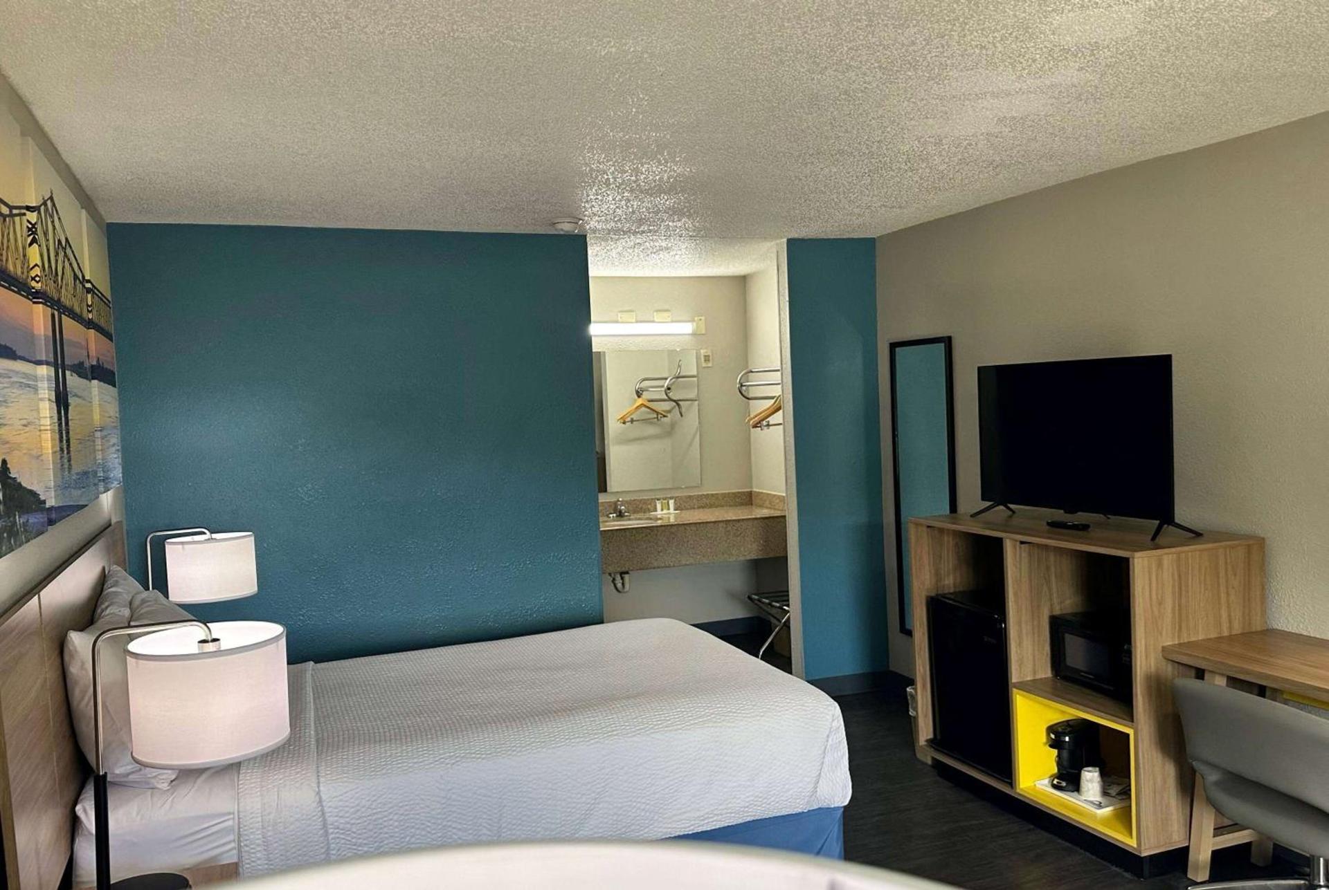 Days Inn by Wyndham Columbia NE Fort Jackson photo 10