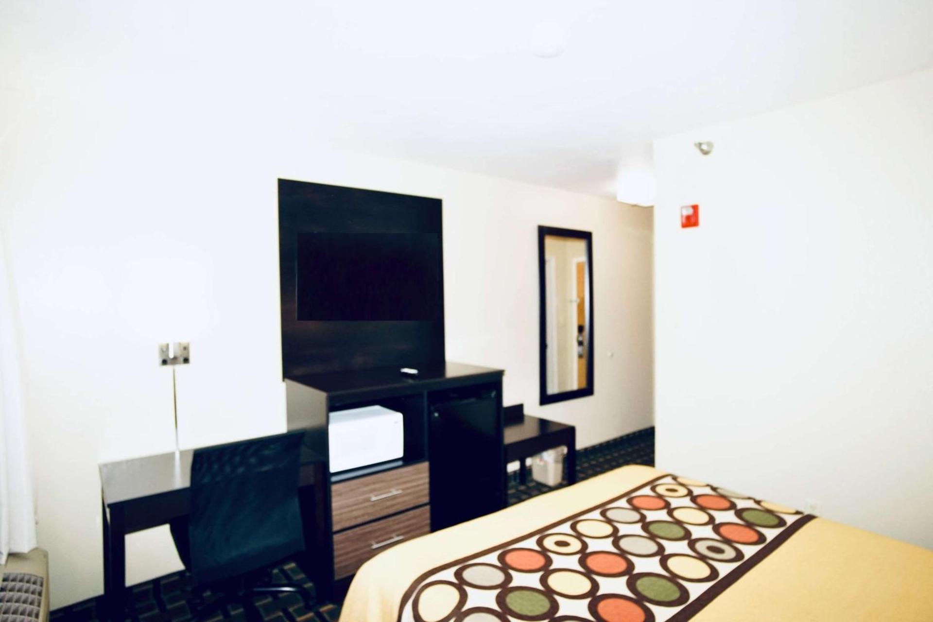 Super 8 by Wyndham Crossville TN photo 23