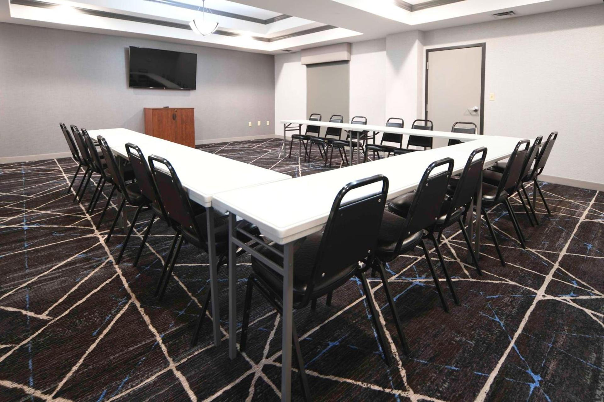 Hampton Inn Bryant photo 42