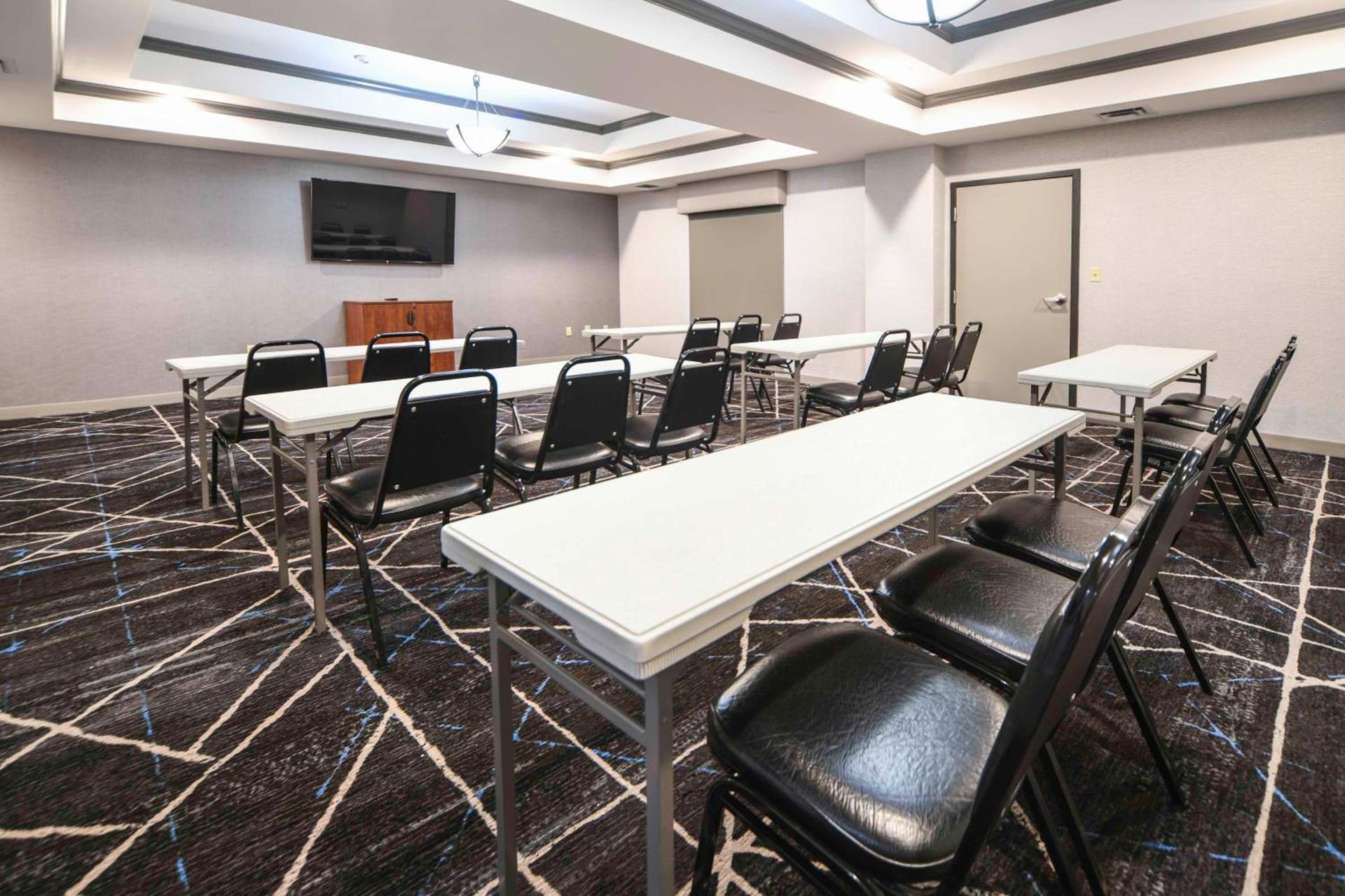 Hampton Inn Bryant photo 43